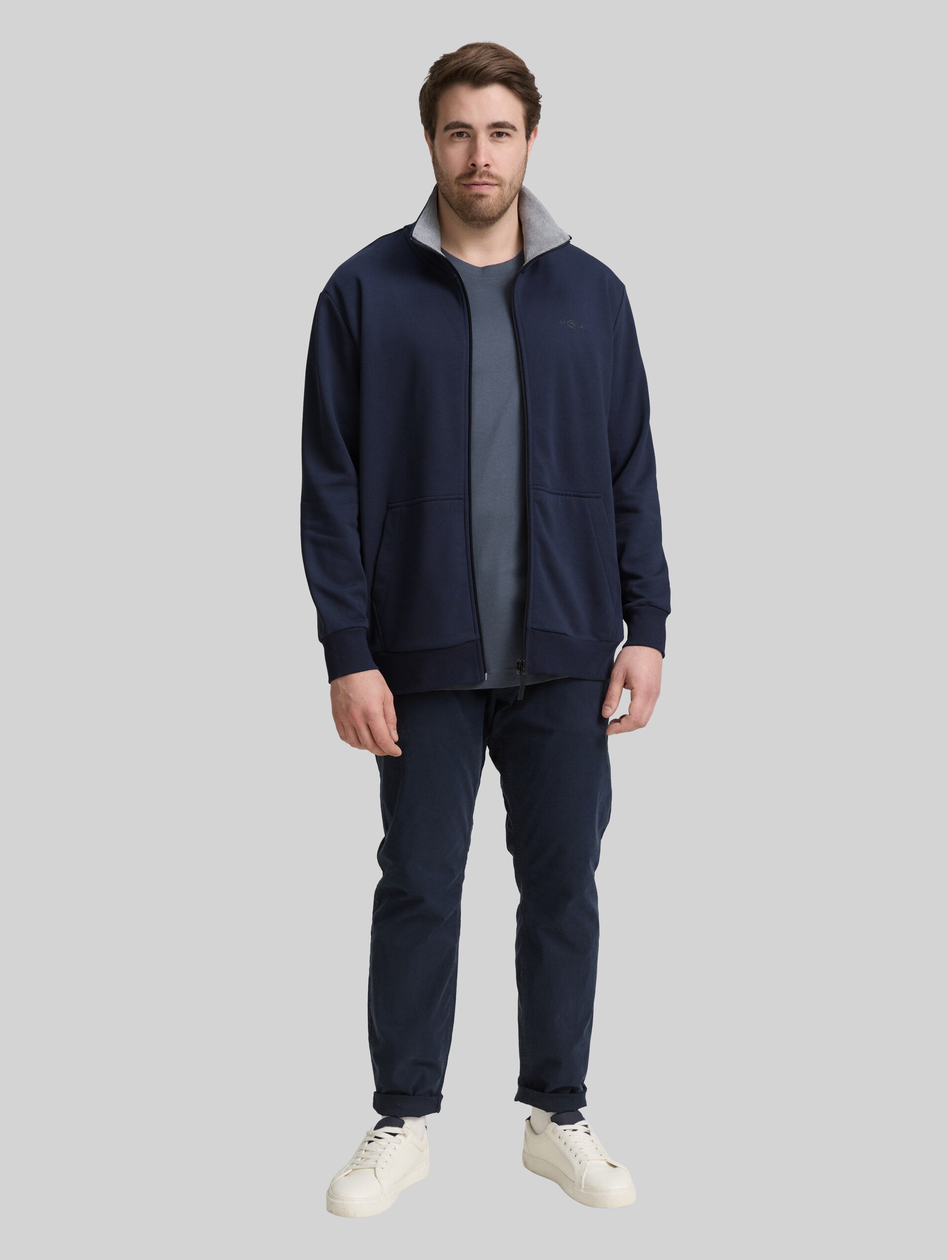 Plus - Sweat jacket with a stand-up collar - sky captain blue - Model front view