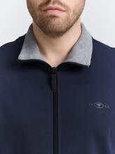 Plus Size - Sweatjacke mit Stehkragen - sky captain blue - Detail-Model-Ansicht