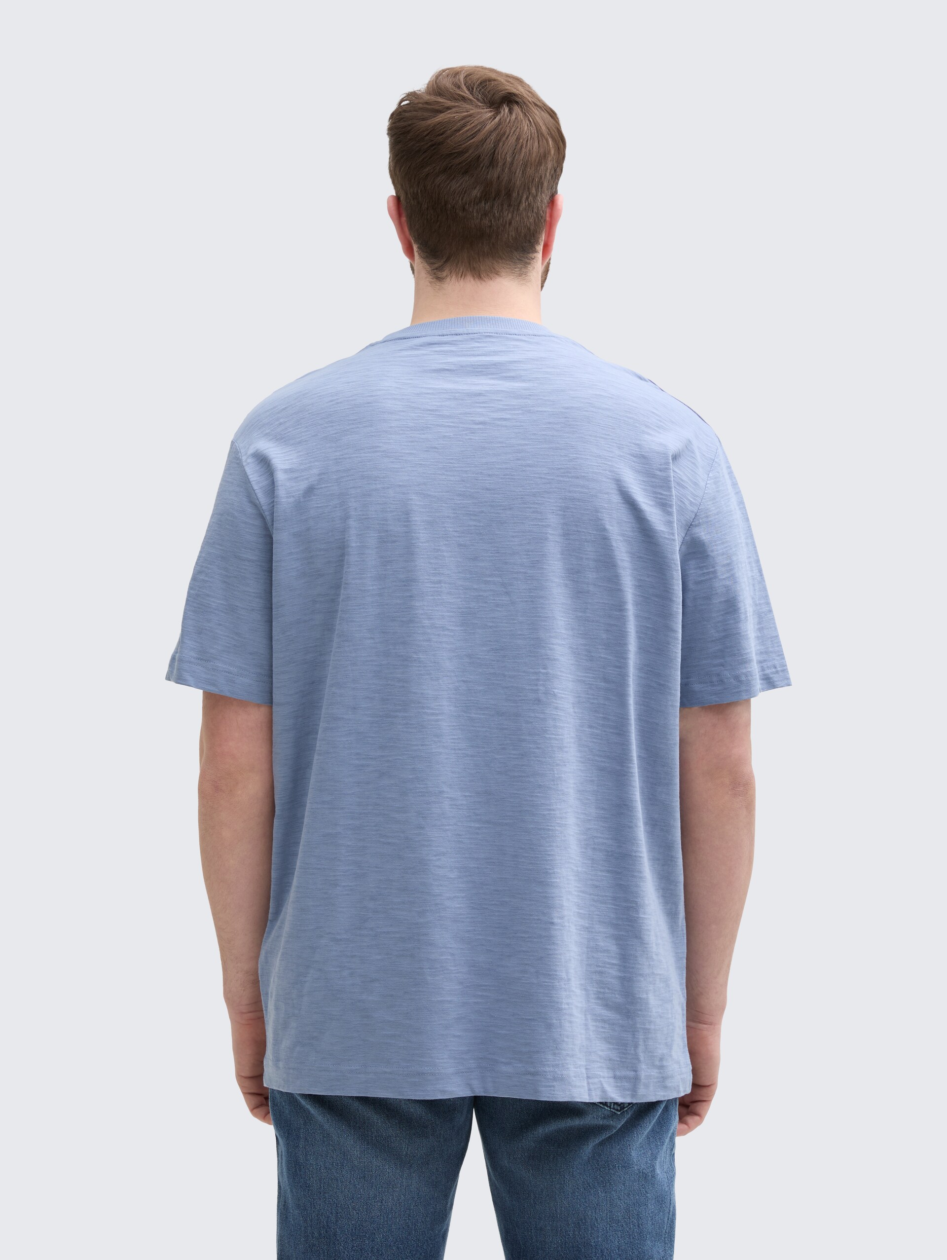 Plus Size - T-Shirt mit Foto-Print - dove blue - Auschnitt Model-Rückansicht