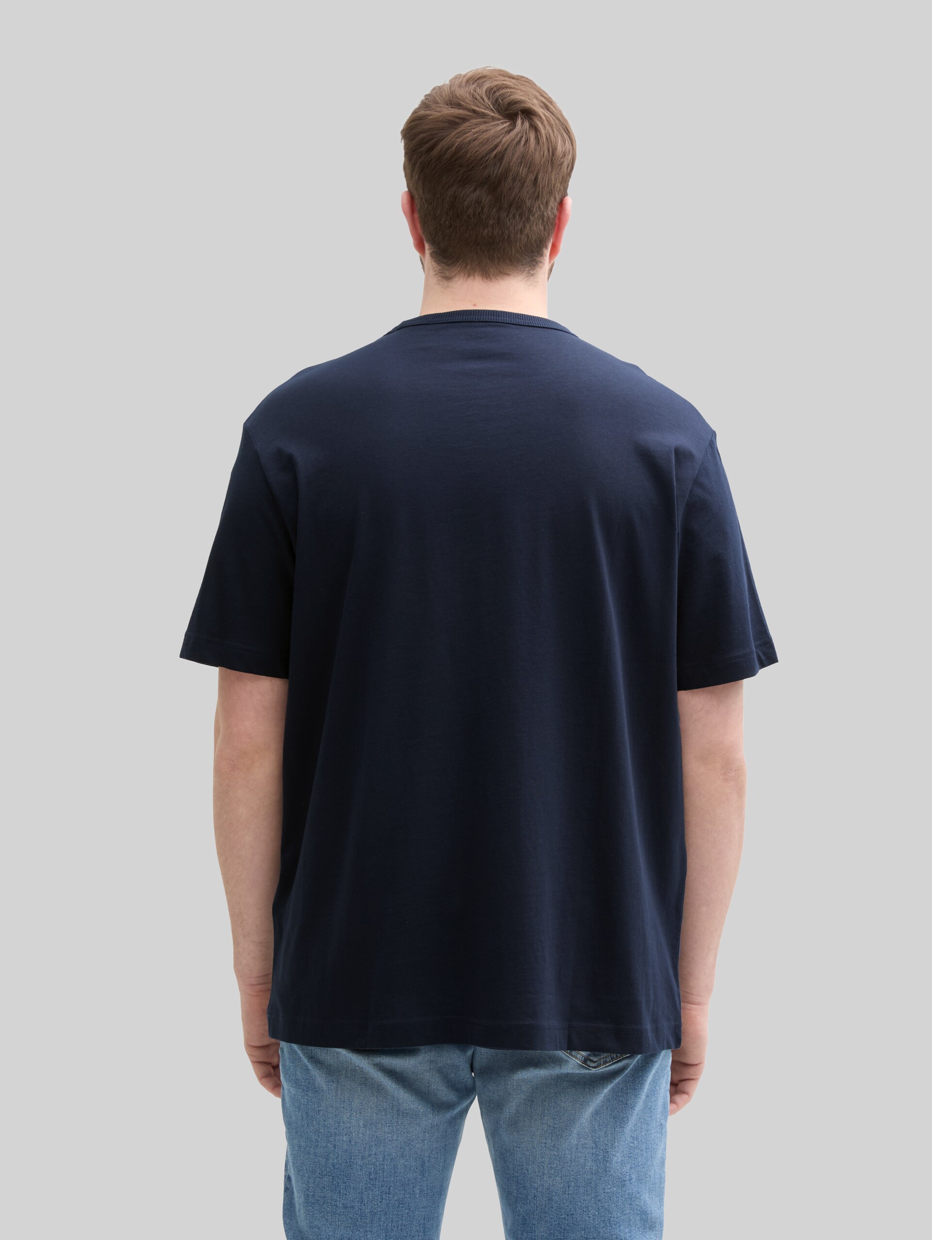 Plus - T-shirt with a chest pocket - sky captain blue - Neckline model-back view