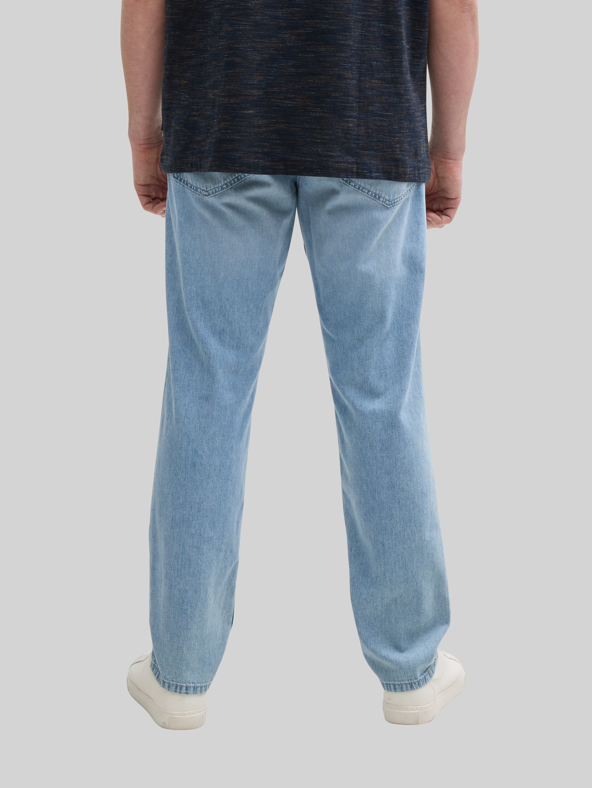 Plus Size - TTPLUS REGULAR Jeans - Used Bleached Blue Denim - Neckline model-back view