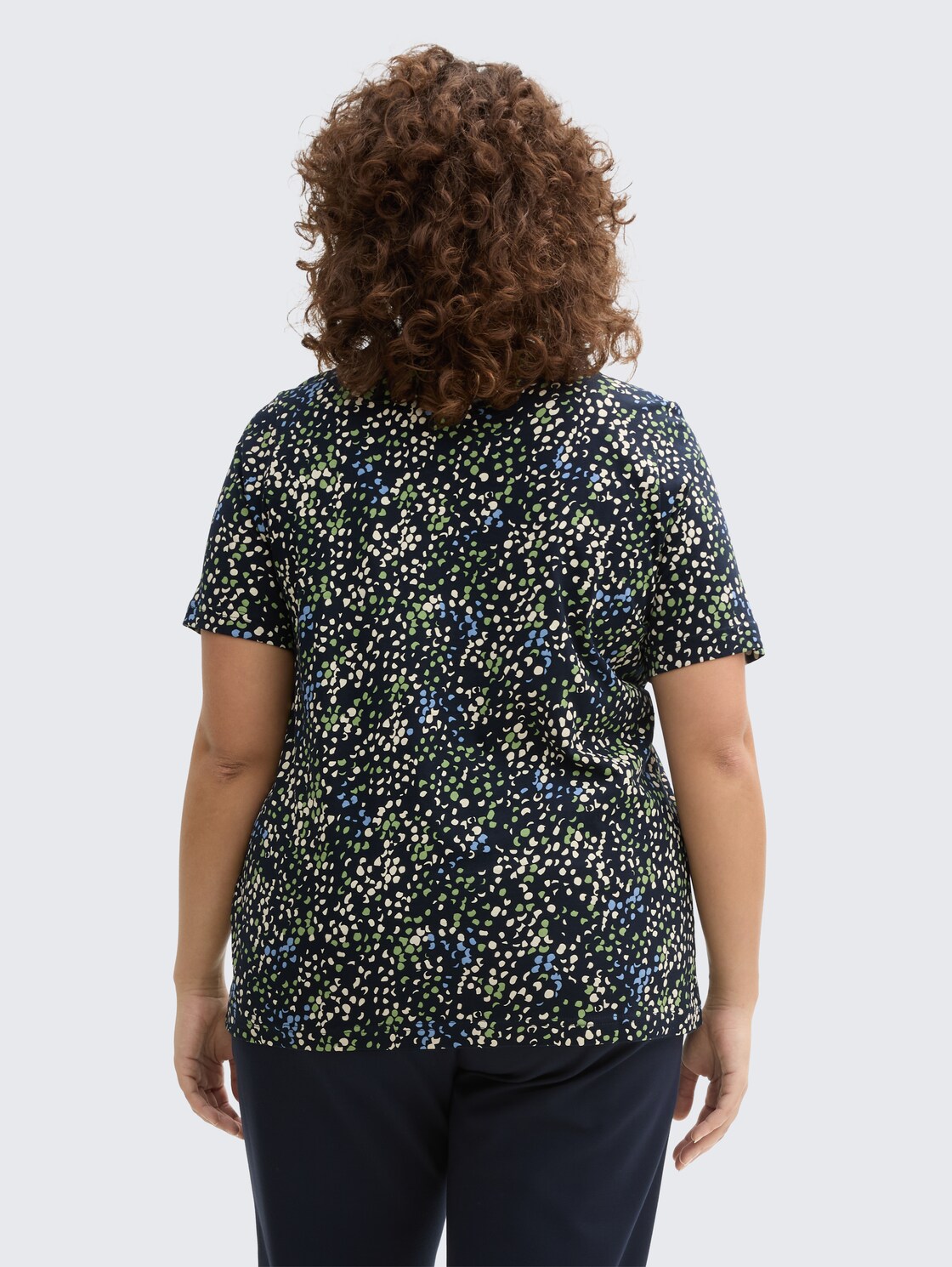 Plus Size - T-Shirt mit Print - multicolor navy dot structure - Auschnitt Model-Rückansicht