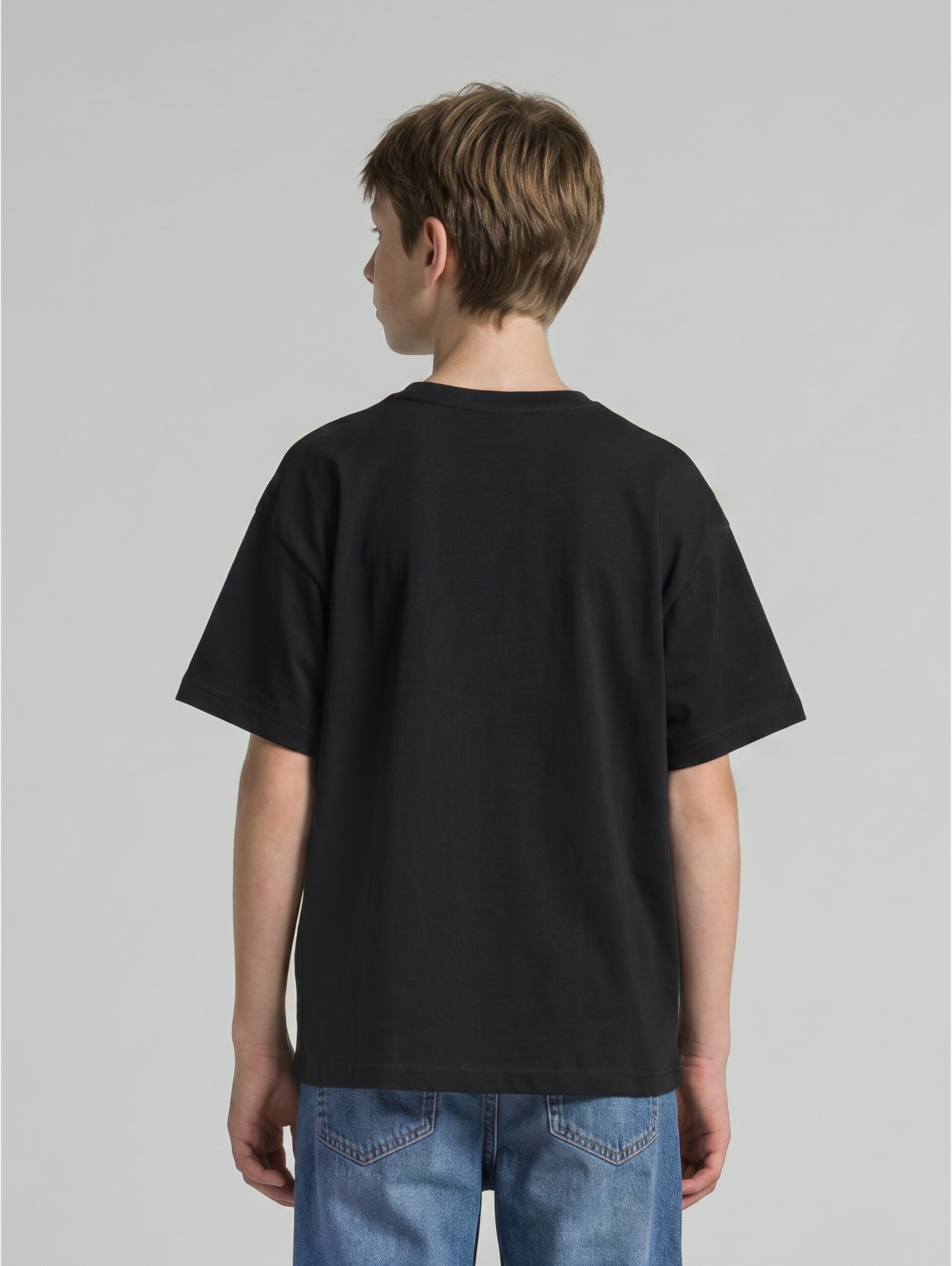 Oversize T-Shirt - heavy black - Auschnitt Model-Rückansicht
