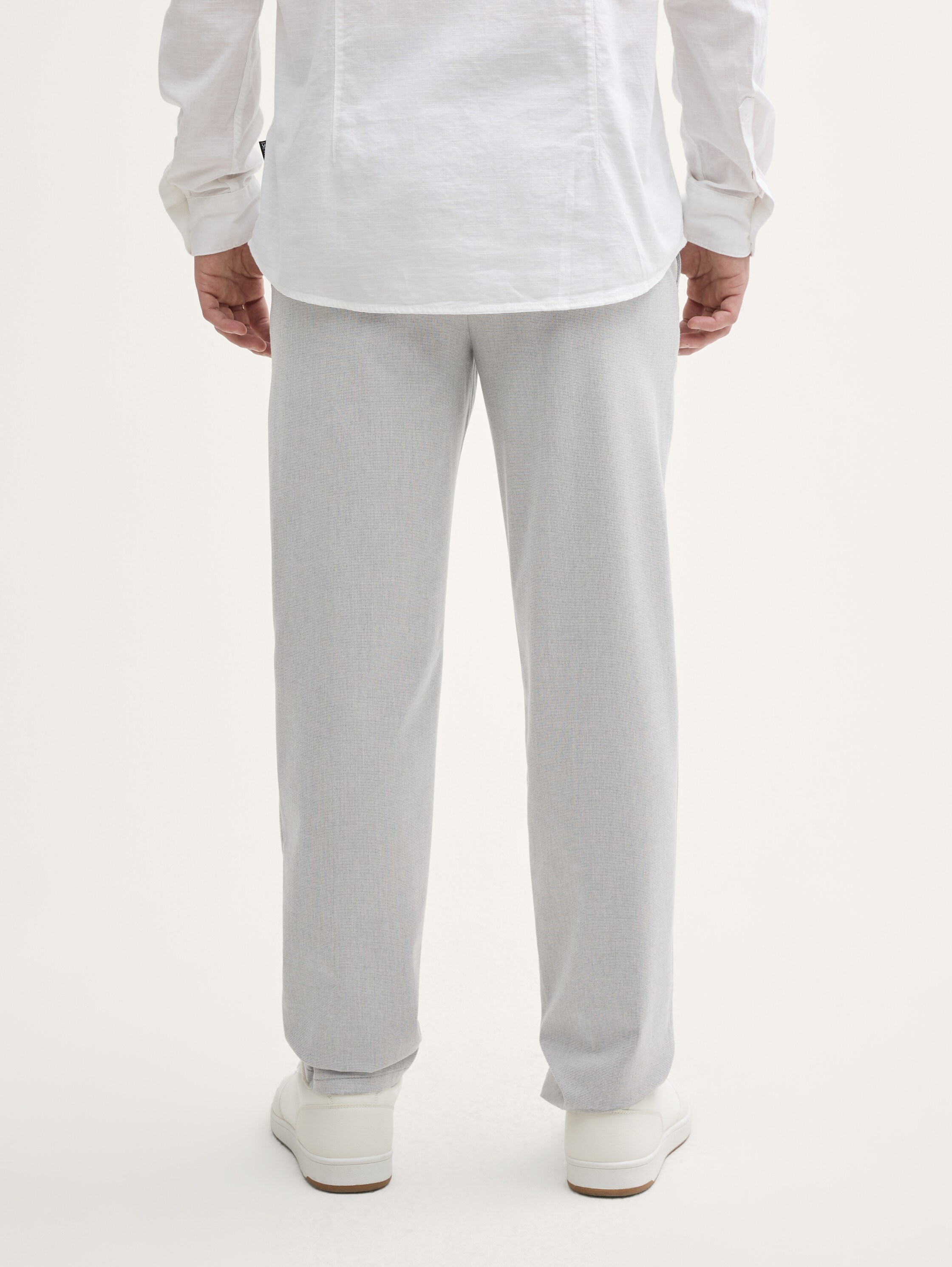 Regular Fit Chino Hose mit Gürtel - grey_white_mini_houndstooth - 