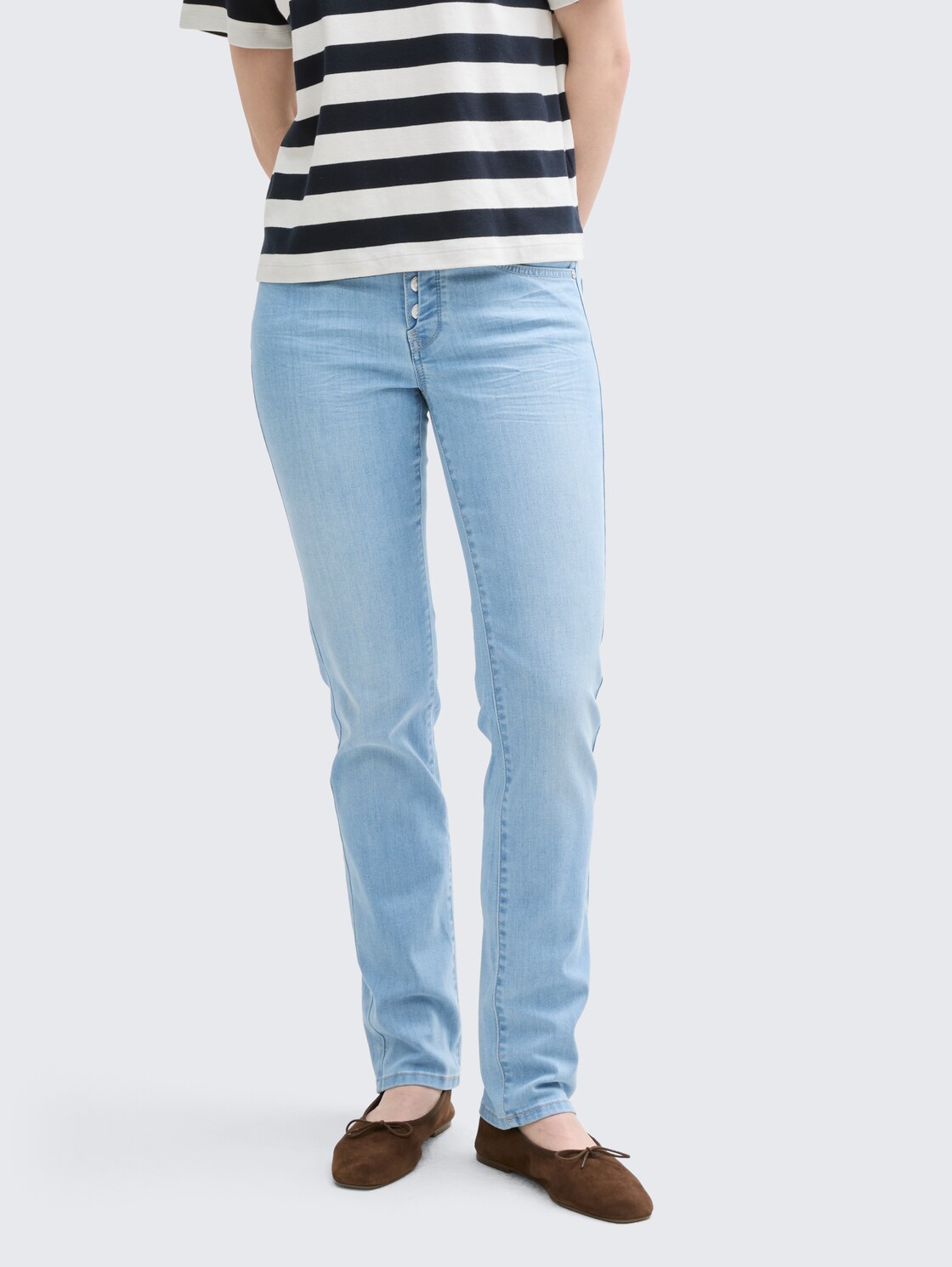 TTALEXA STRAIGHT Jeans - light stone wash denim - Ausschnitt Model-Vorderansicht