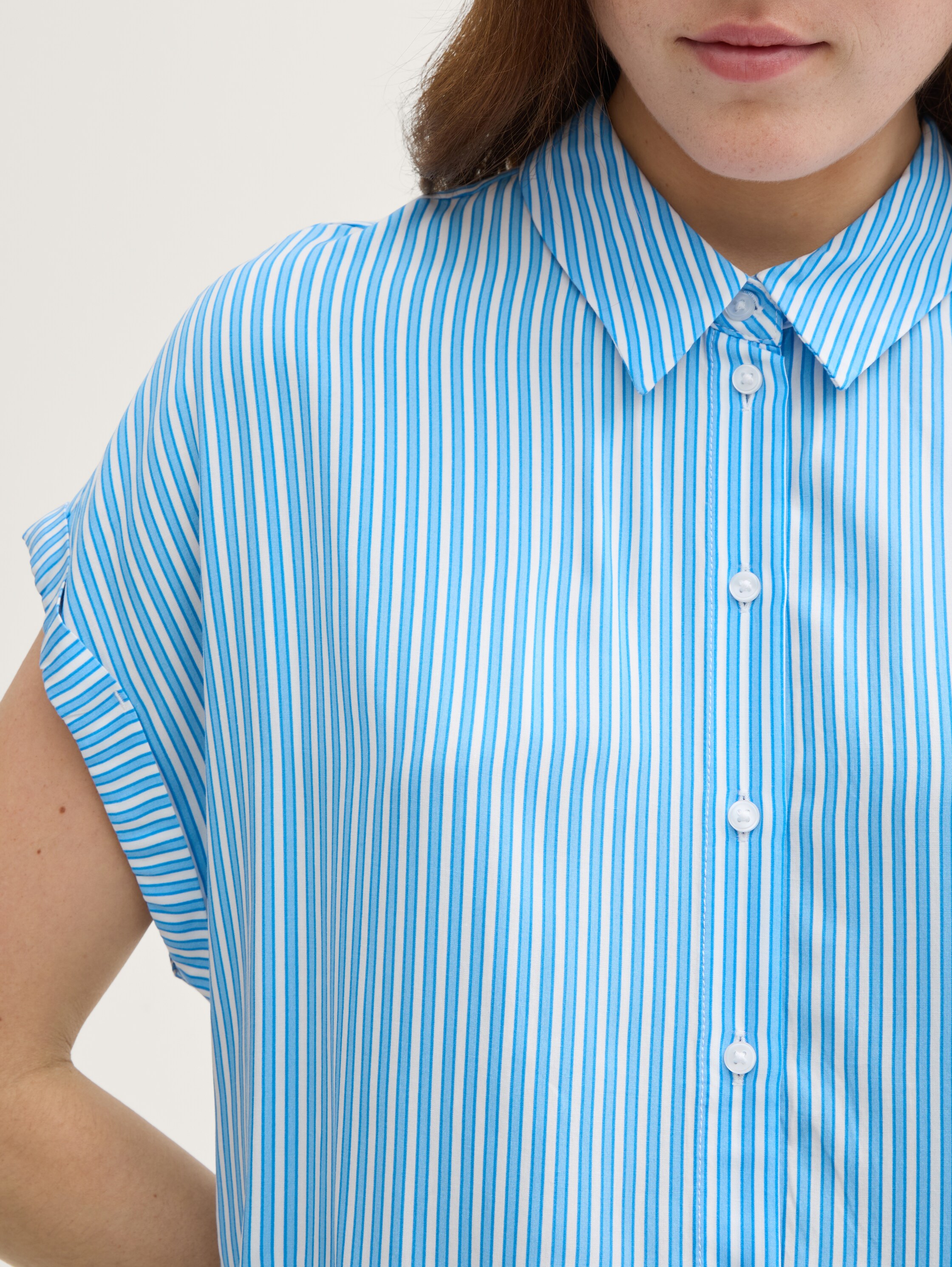 Bluse aus Viskose - vertical_blue_white_stripe_1 - 