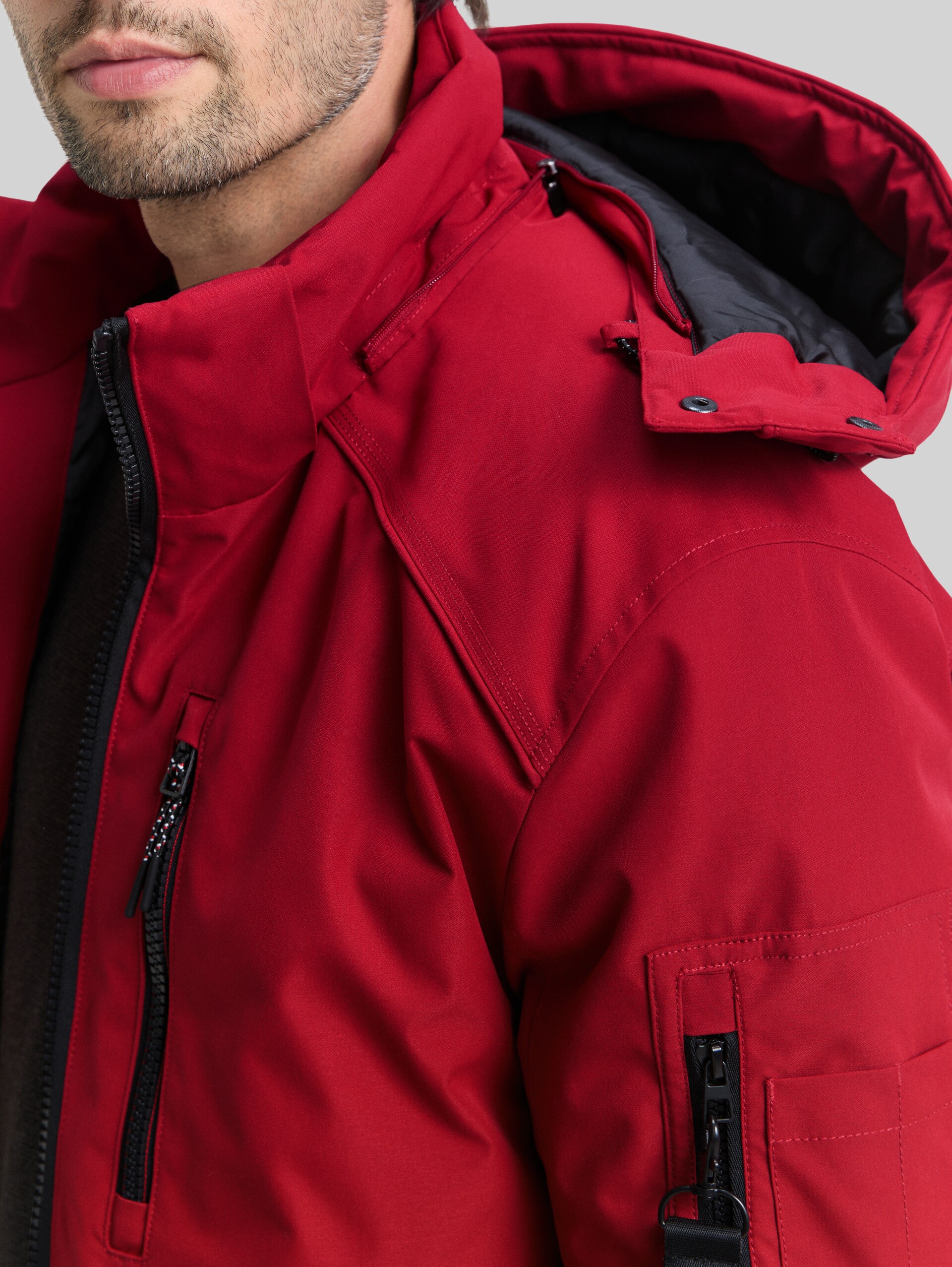 Winterjacke mit abnehmbarer Kapuze - Coach Red - Detail-Model-Ansicht