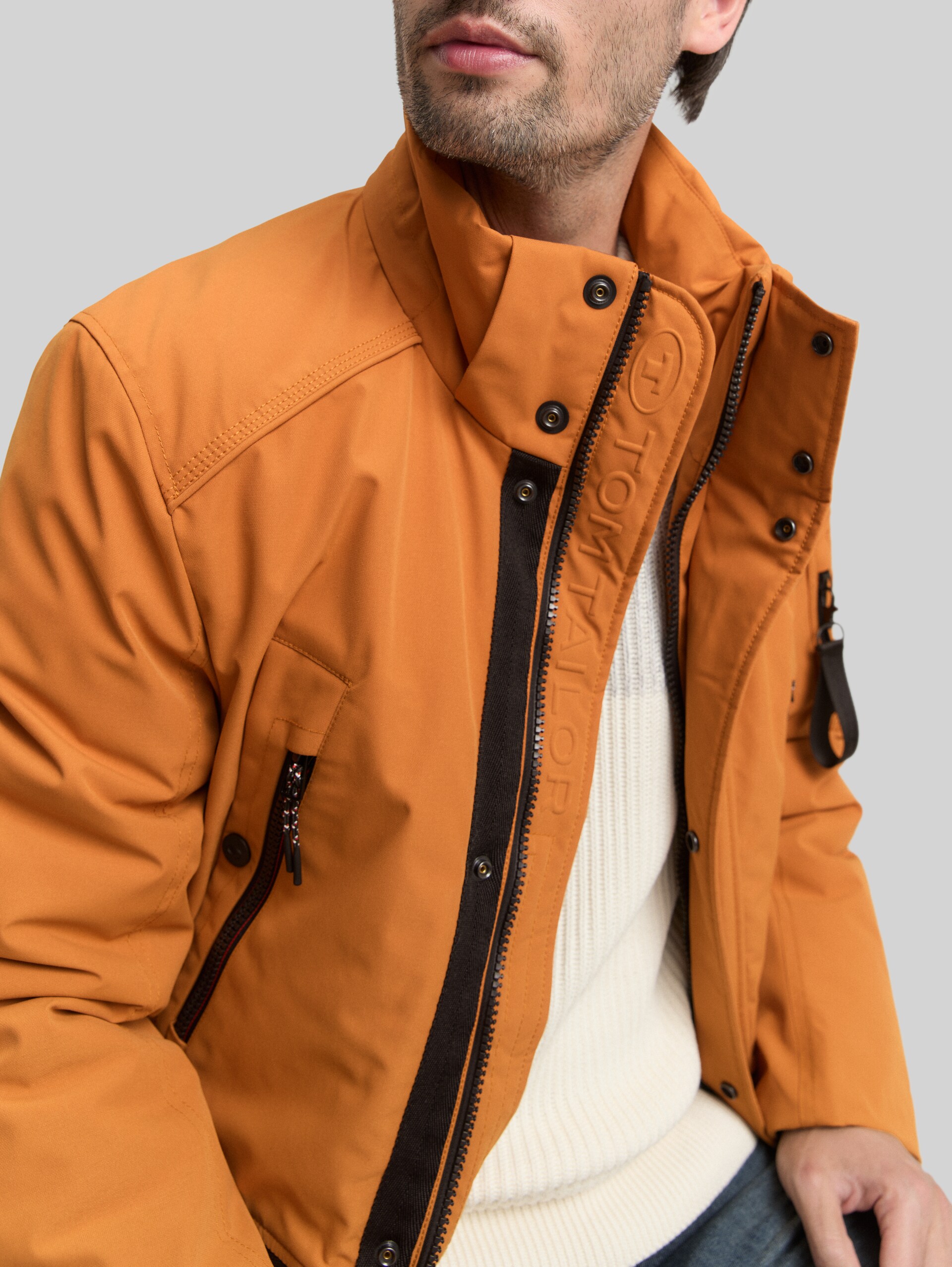 Arctic Parka mit abnehmbarer Kapuze - Peanut Butter Brown - Detail-Model-Ansicht