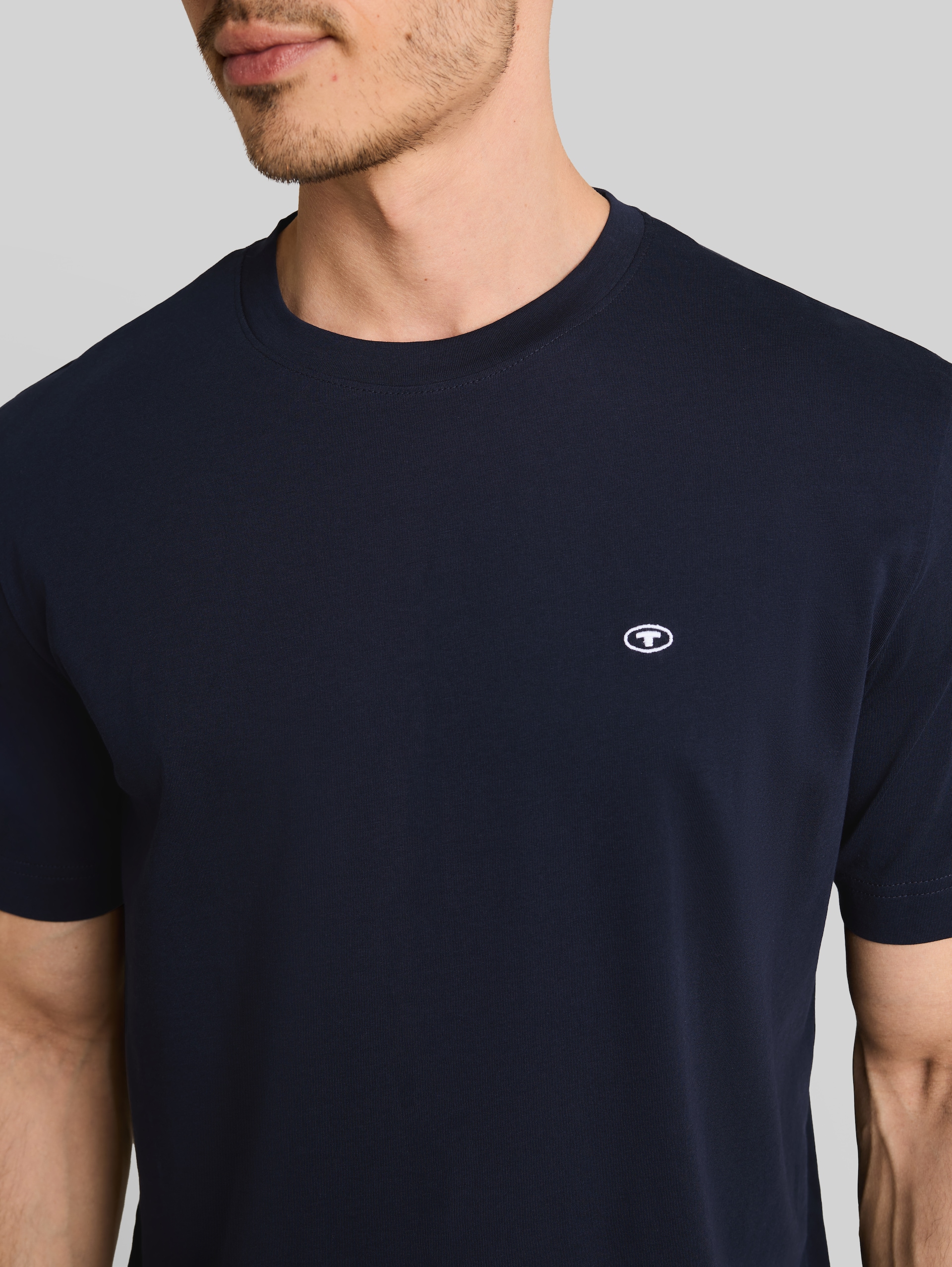 Basic T-Shirts im 3er-Pack - light blue grey - Detail-Model-Ansicht