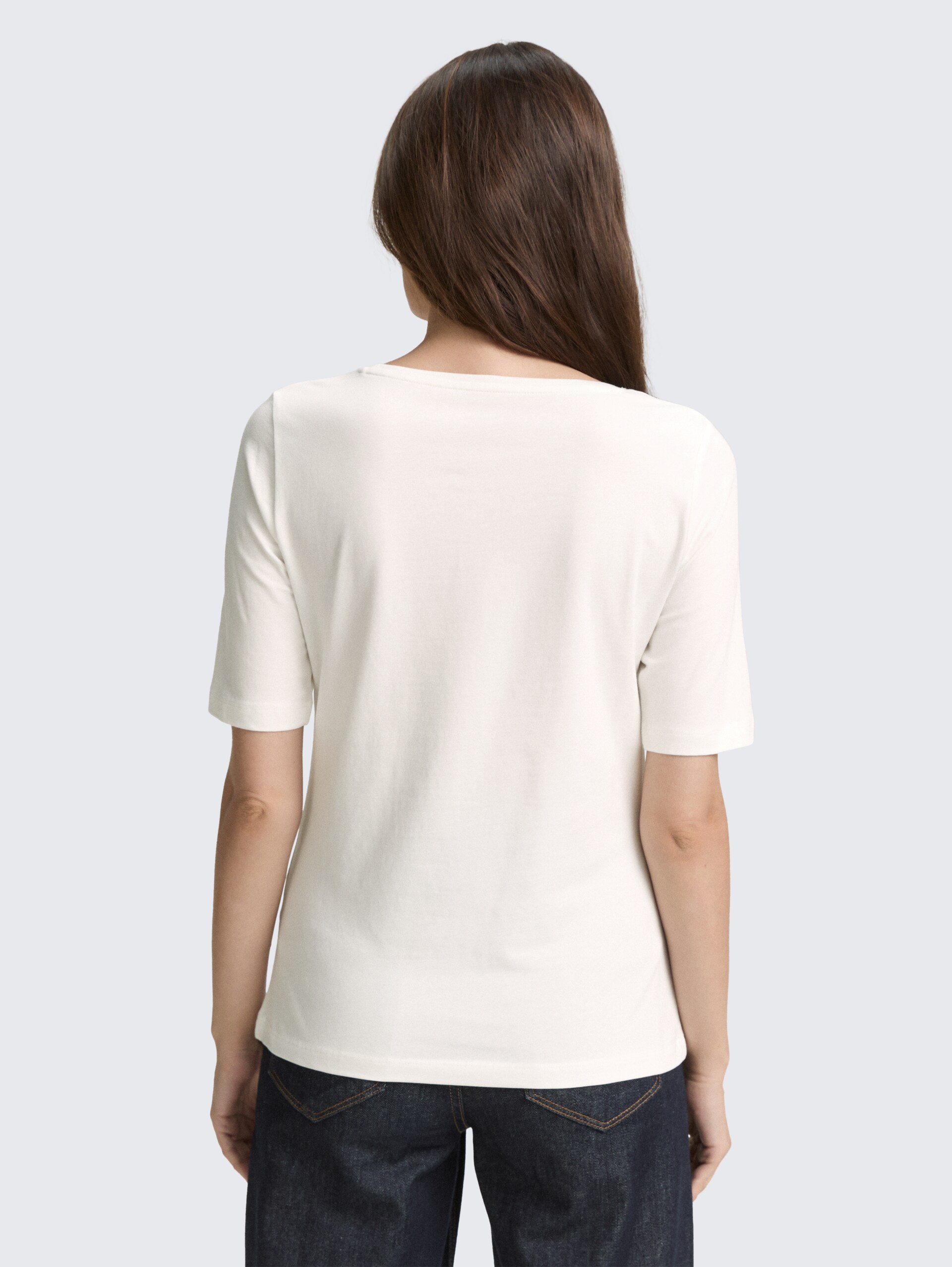 T-Shirt mit Print - Soft Clear White - Auschnitt Model-Rückansicht
