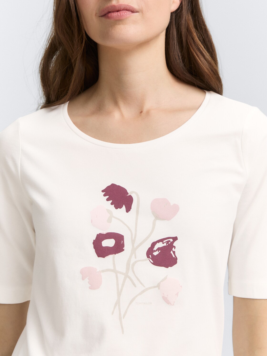 T-Shirt mit Print - off white - Detail-Model-Ansicht