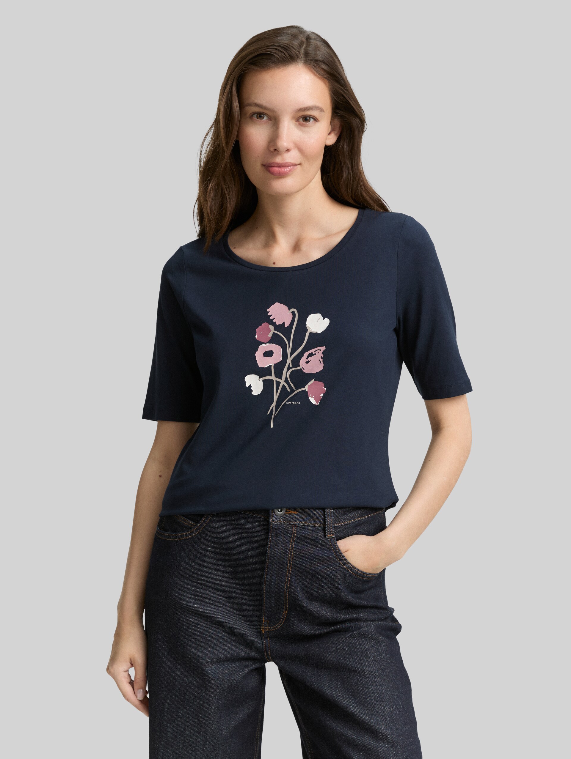 T-Shirt mit Print - Lunar Eclipse - Ausschnitt Model-Vorderansicht