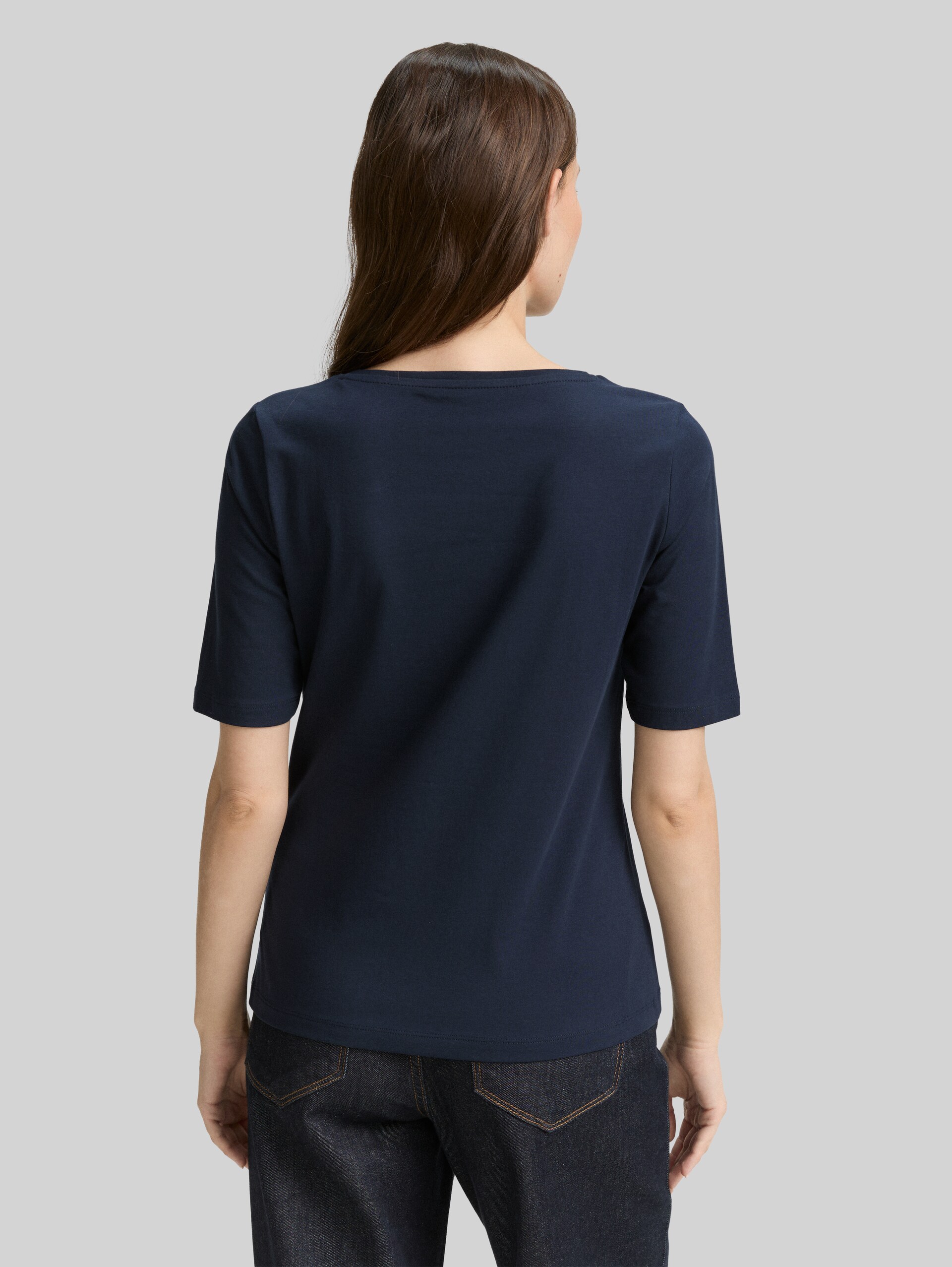 T-Shirt mit Print - Lunar Eclipse - Auschnitt Model-Rückansicht