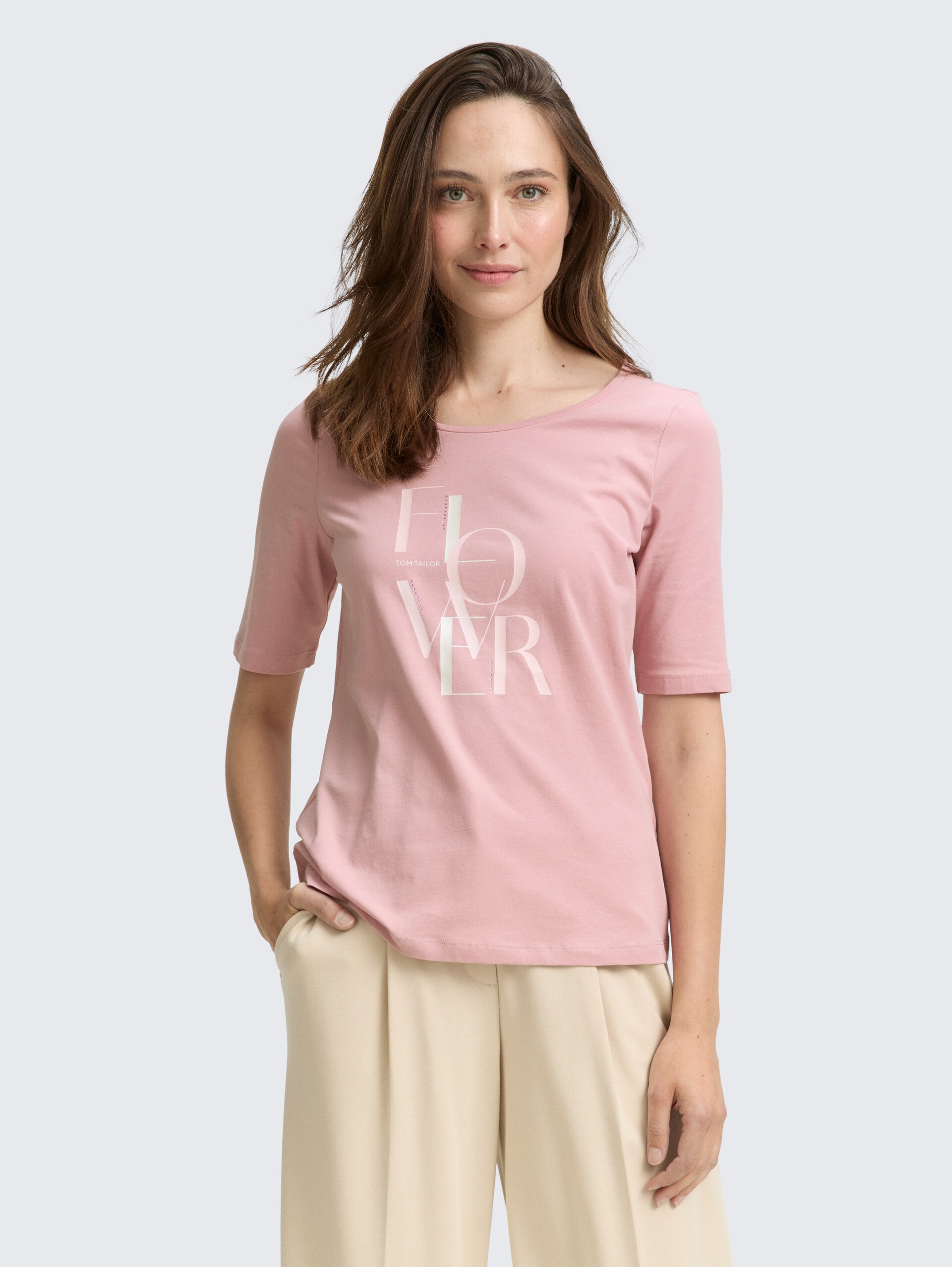 T-Shirt mit Print - Morning Pink - Ausschnitt Model-Vorderansicht
