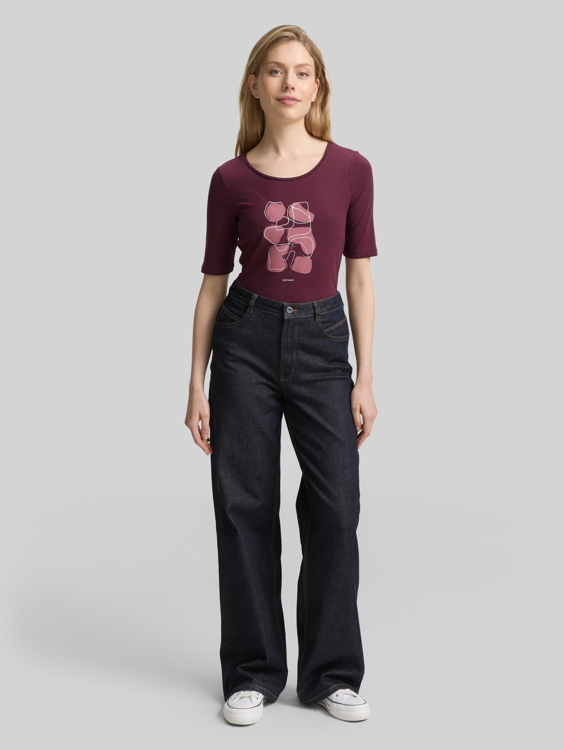 T-Shirt mit Print - bordeaux red - Model-Vorderansicht