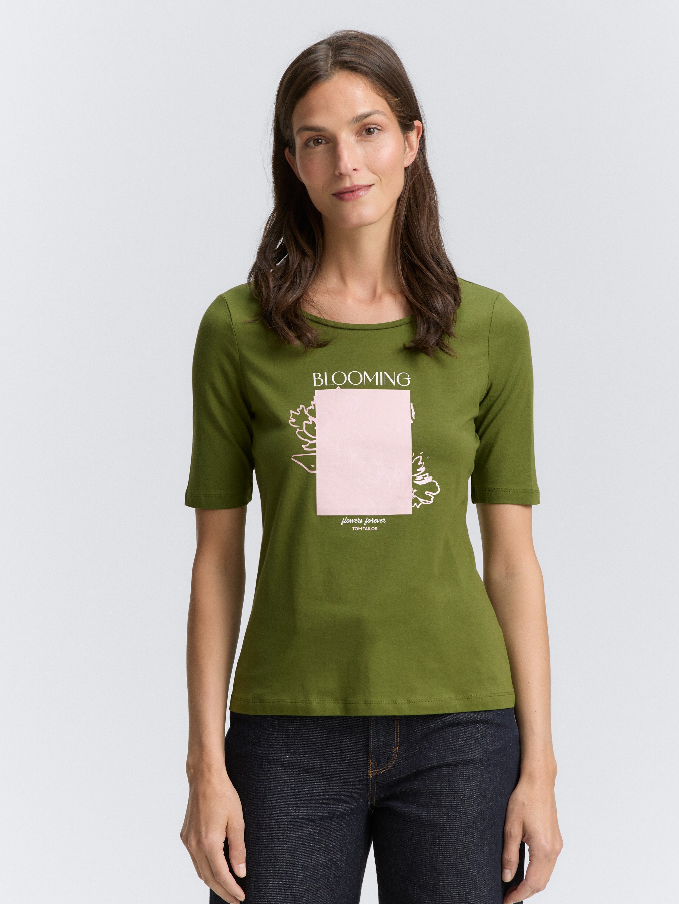 T-Shirt mit Print - deep ivy green - Ausschnitt Model-Vorderansicht