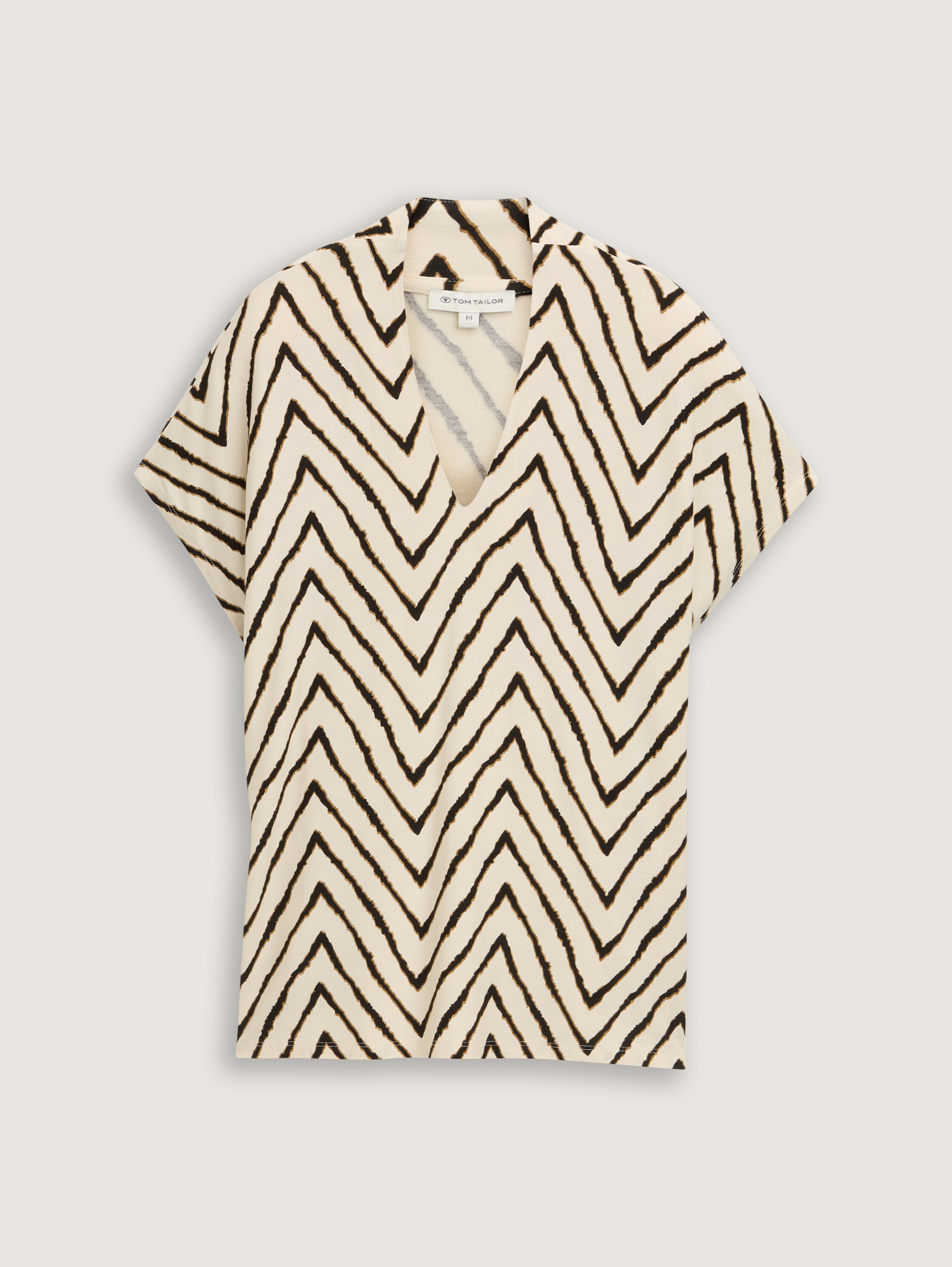 T-Shirt mit V-Ausschnitt - natural_zig_zag_design - 
