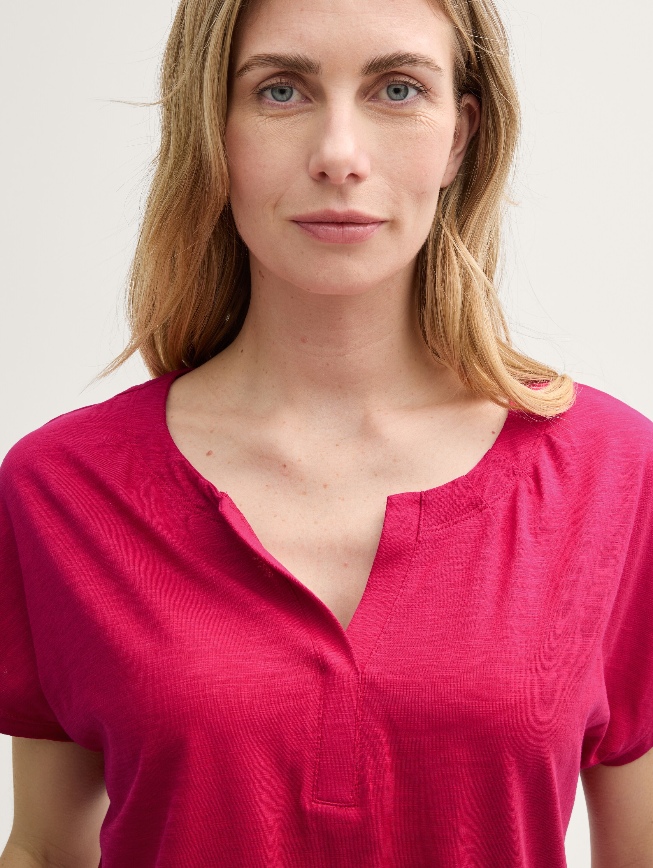 T-Shirt mit Falten-Details - raspberry_red - 