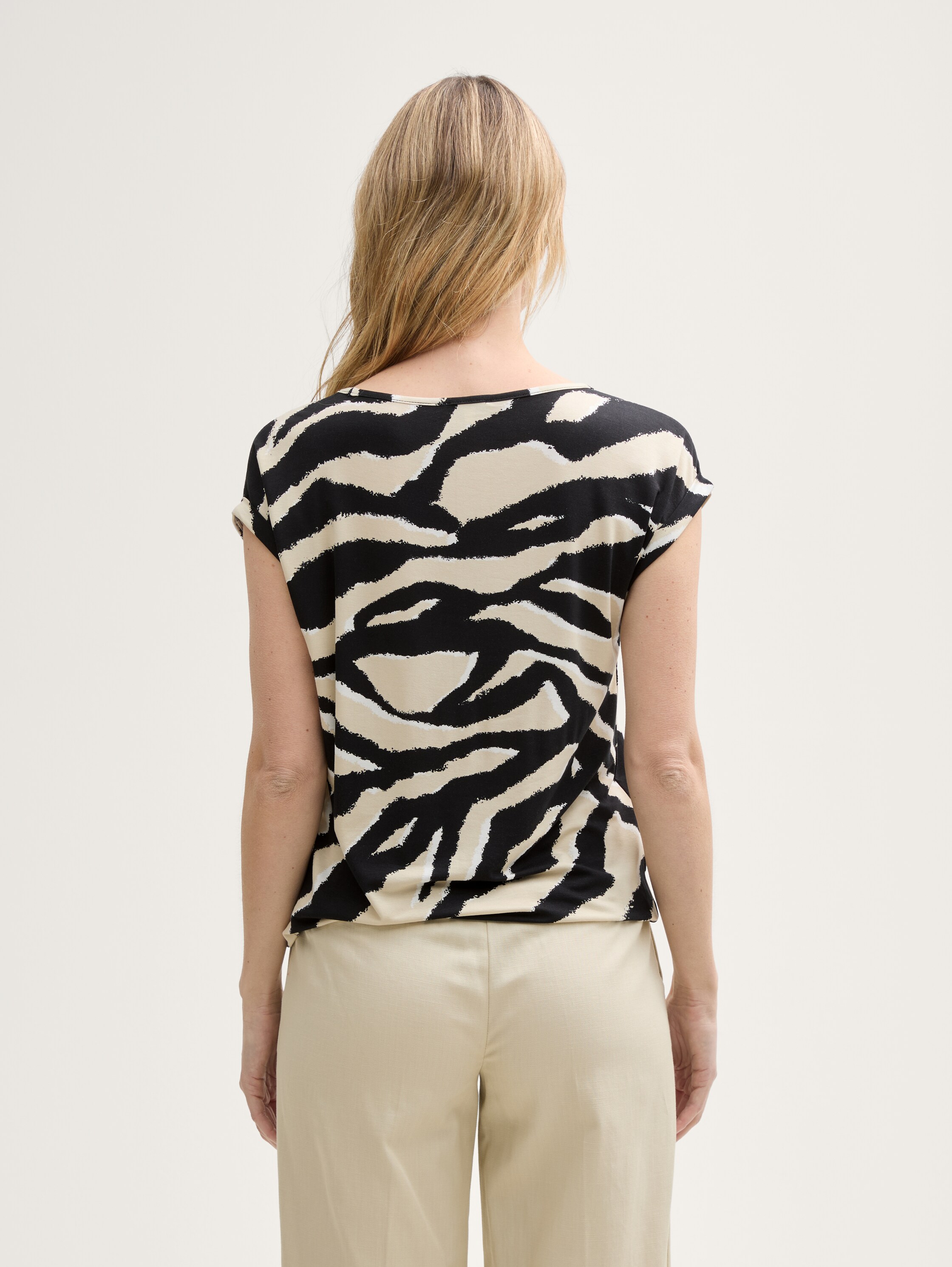 T-Shirt mit Rundhalsausschnitt - abstract_beige_zebra - 