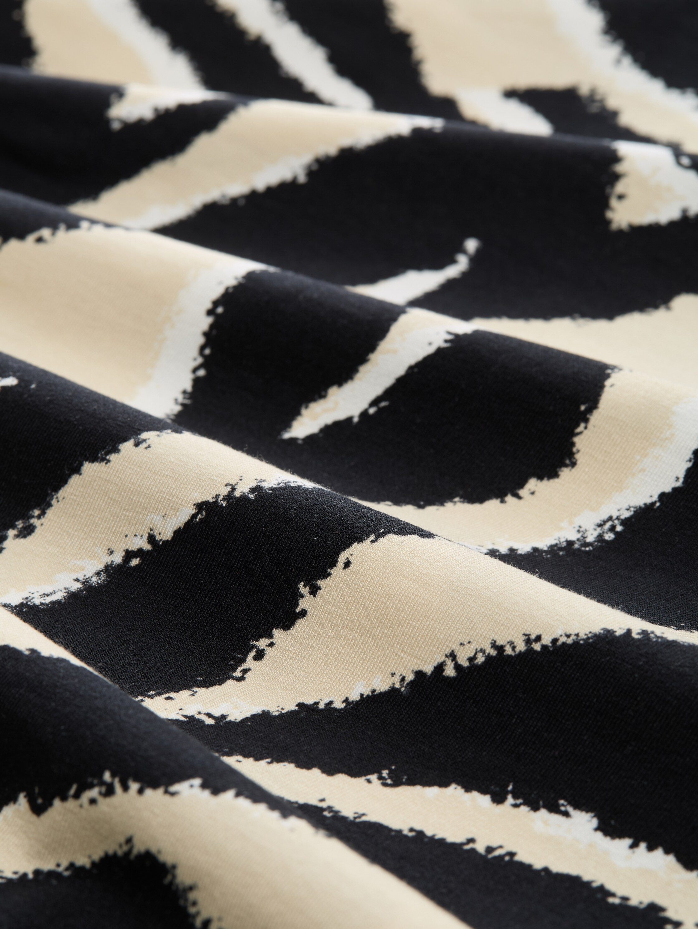 T-Shirt mit Rundhalsausschnitt - abstract_beige_zebra - 