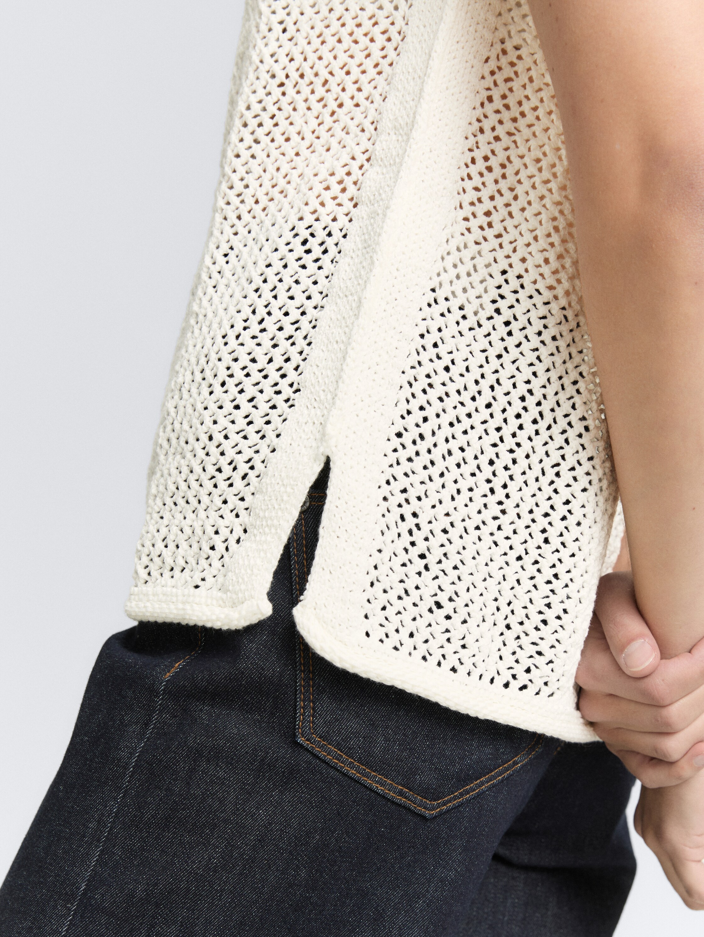 Pullunder mit Lochmuster - whisper_white - 