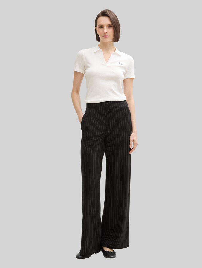 Basic poloshirt met geborduurd logo door Women, Whisper White