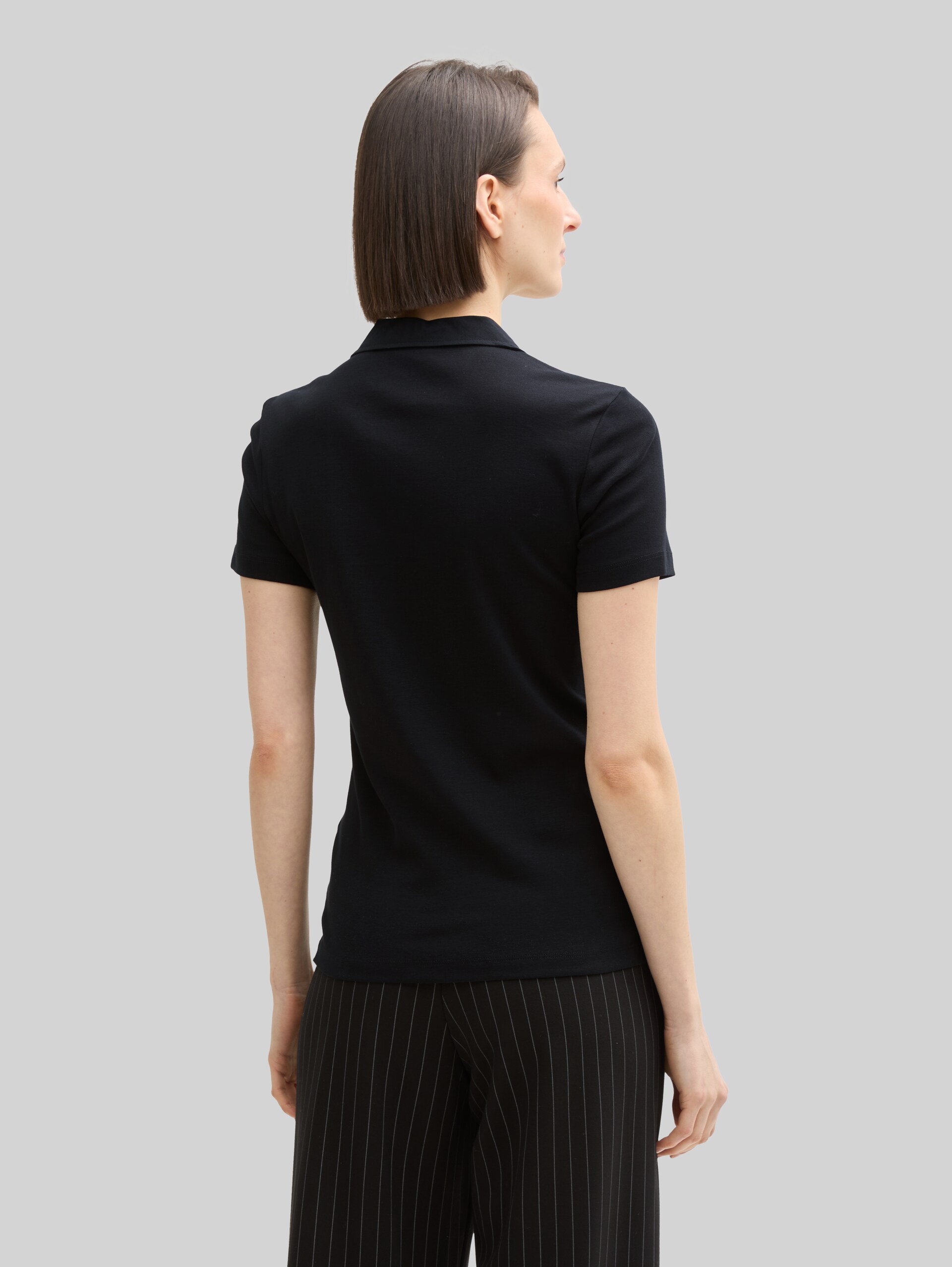 Basic polo shirt with embroidered logo - deep black
