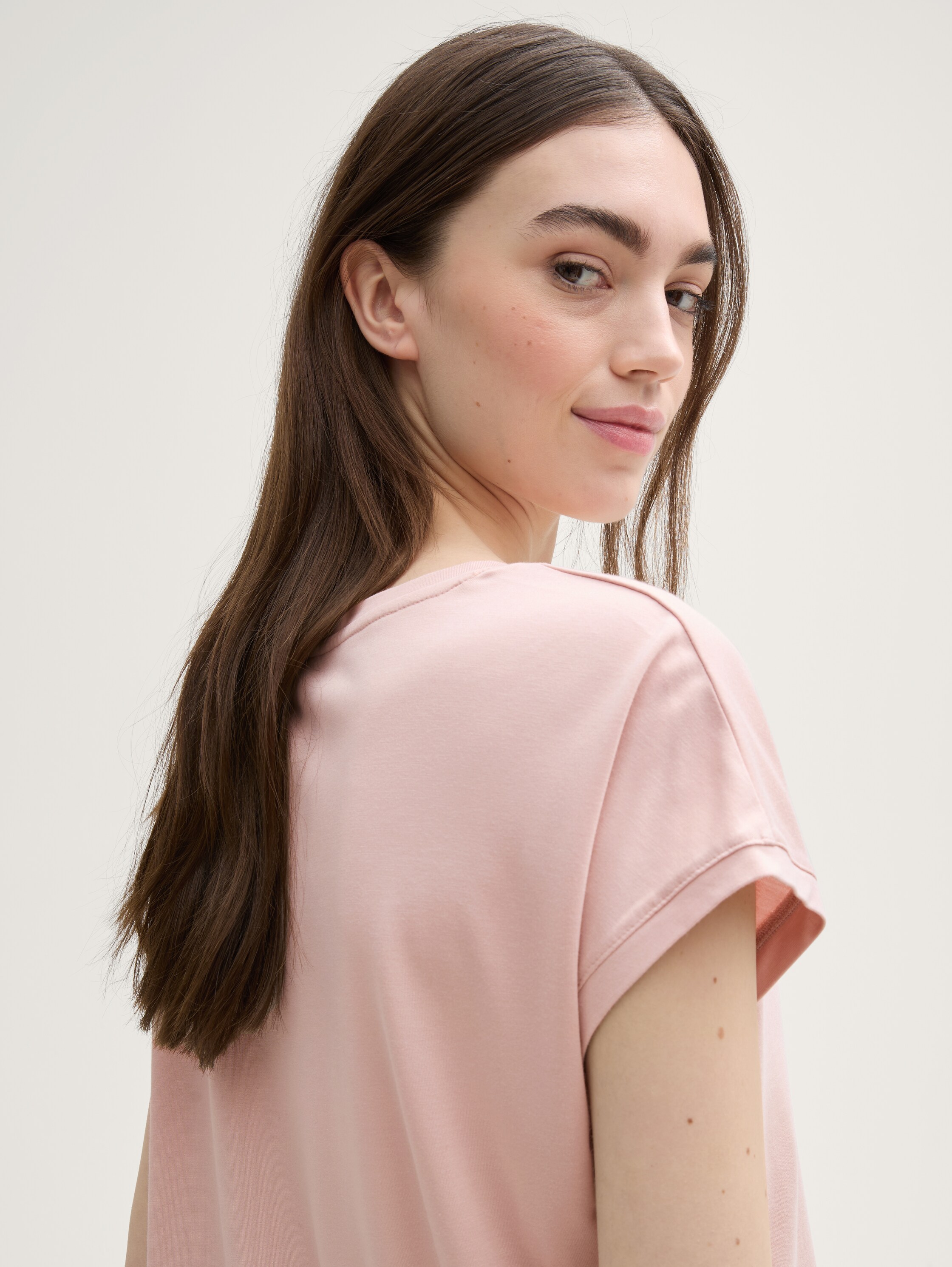 Loose Fit T-Shirt mit V-Ausschnitt - rose_smoke - 