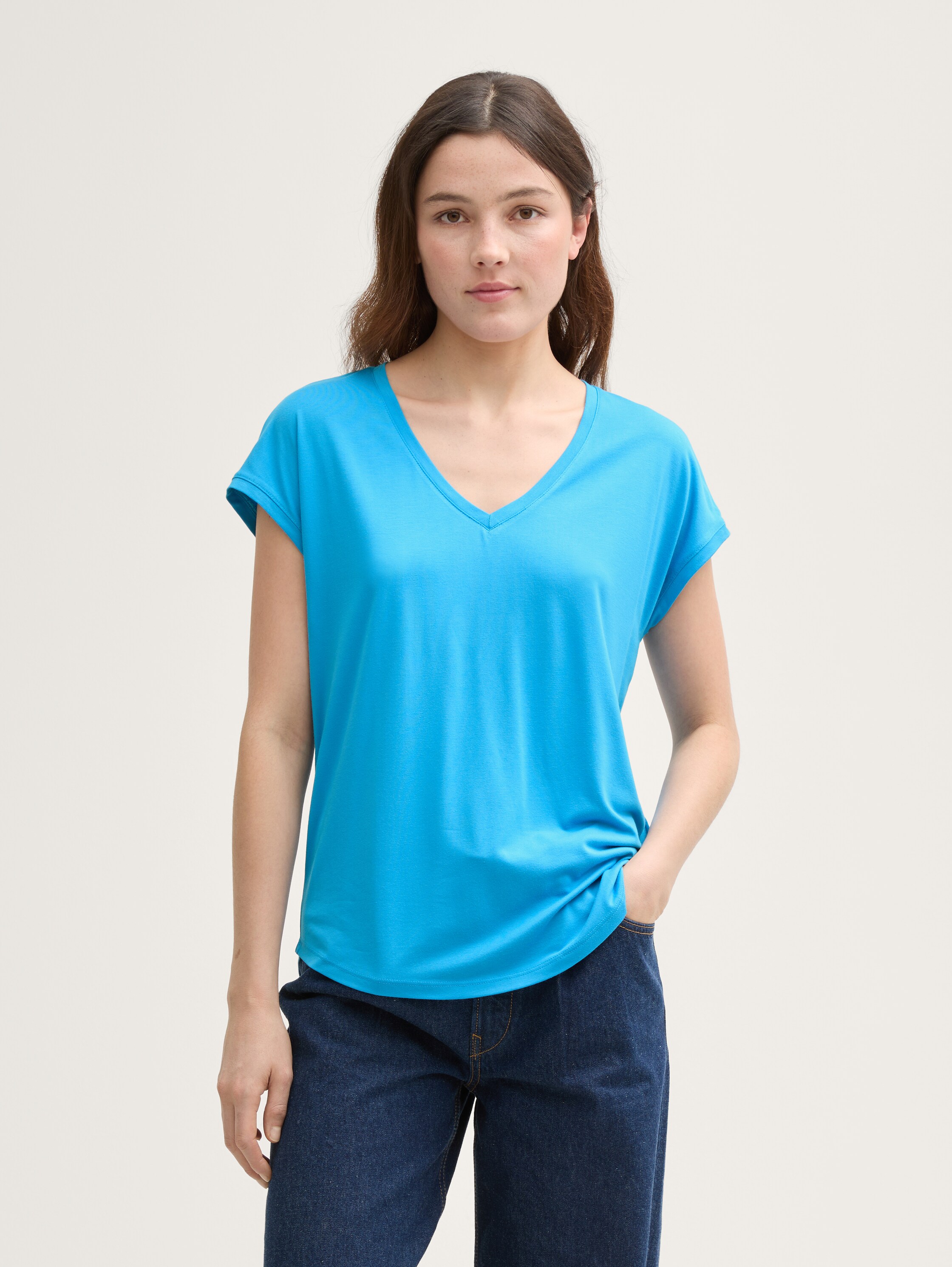 Loose fit T-shirt with V-neck - florida_blue - 