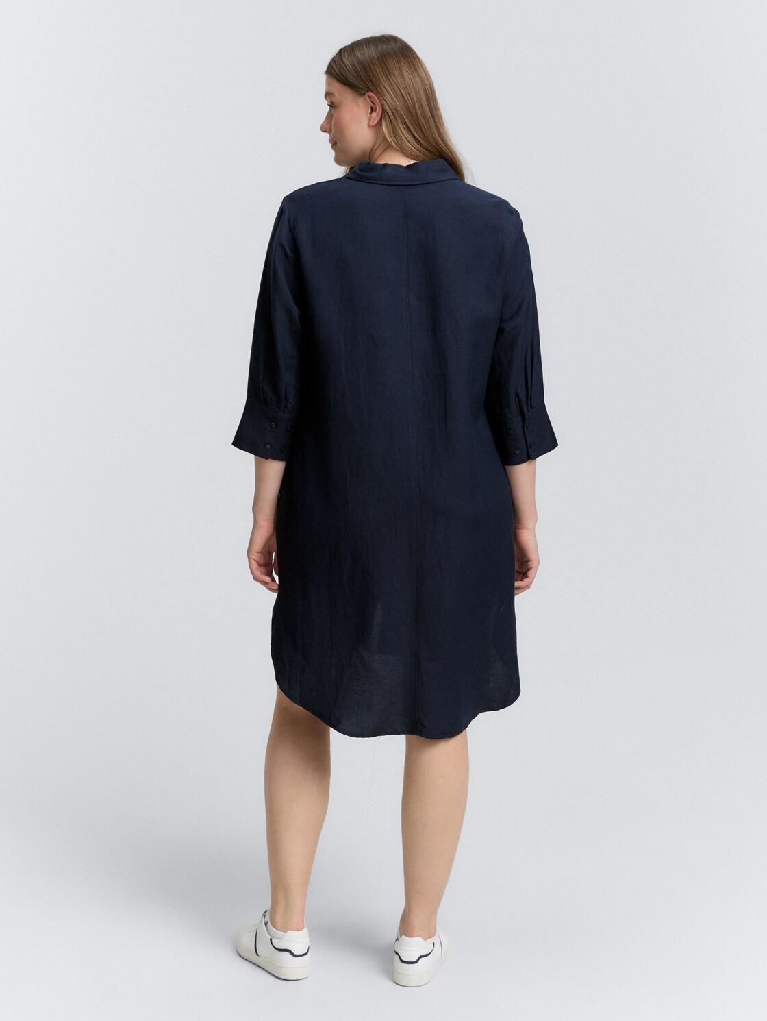 Plus Size - Blusenkleid mit Leinenanteil - sky captain blue - Model-Rückansicht