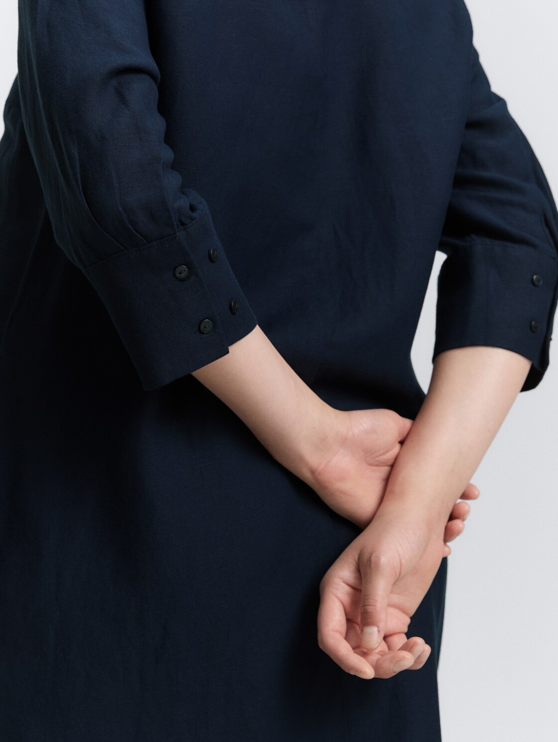 Plus Size - Blusenkleid mit Leinenanteil - sky captain blue - Detail-Model-Ansicht