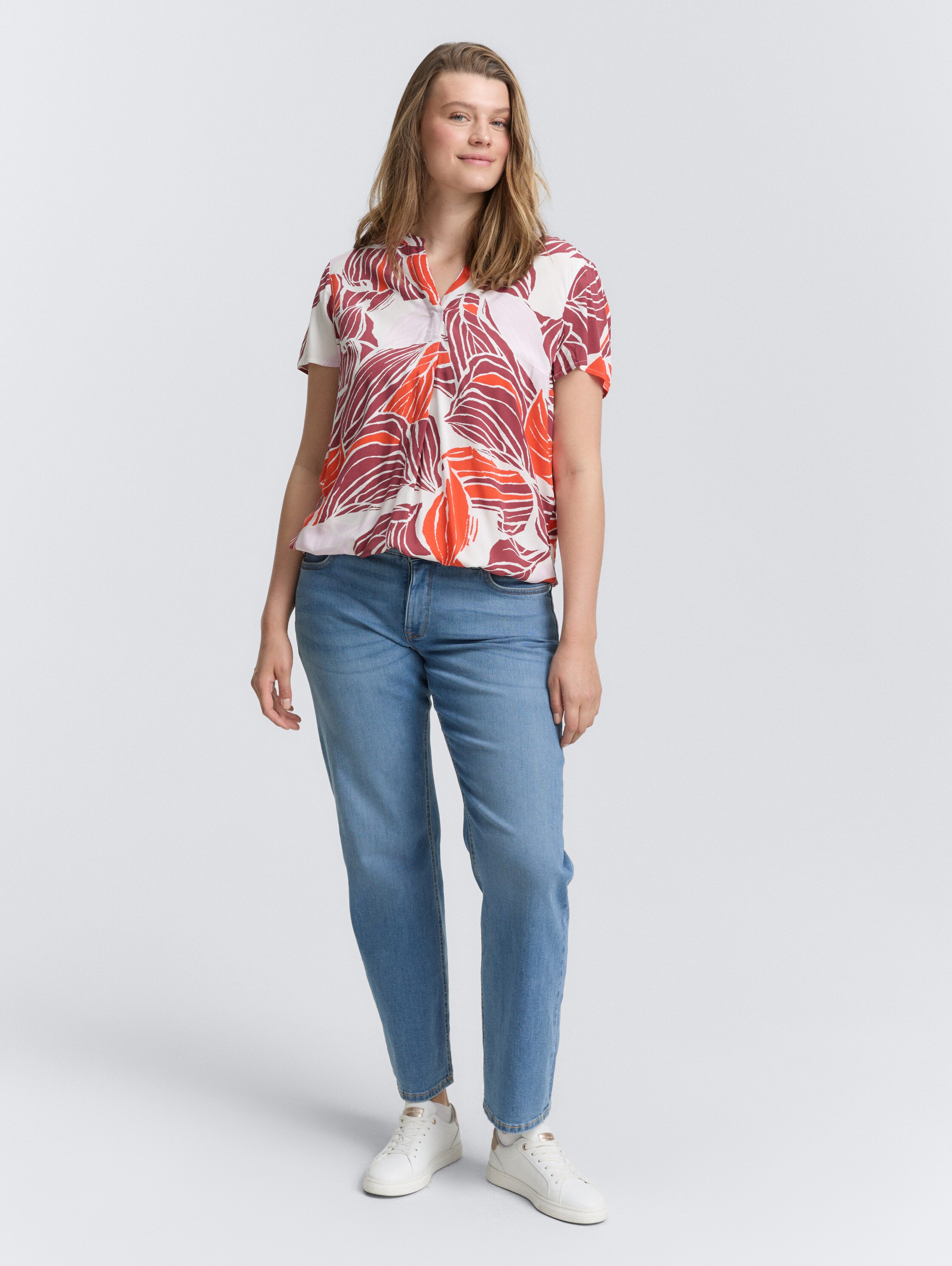 Plus Size - Bluse mit Muster - red_cut_leaves_design - 