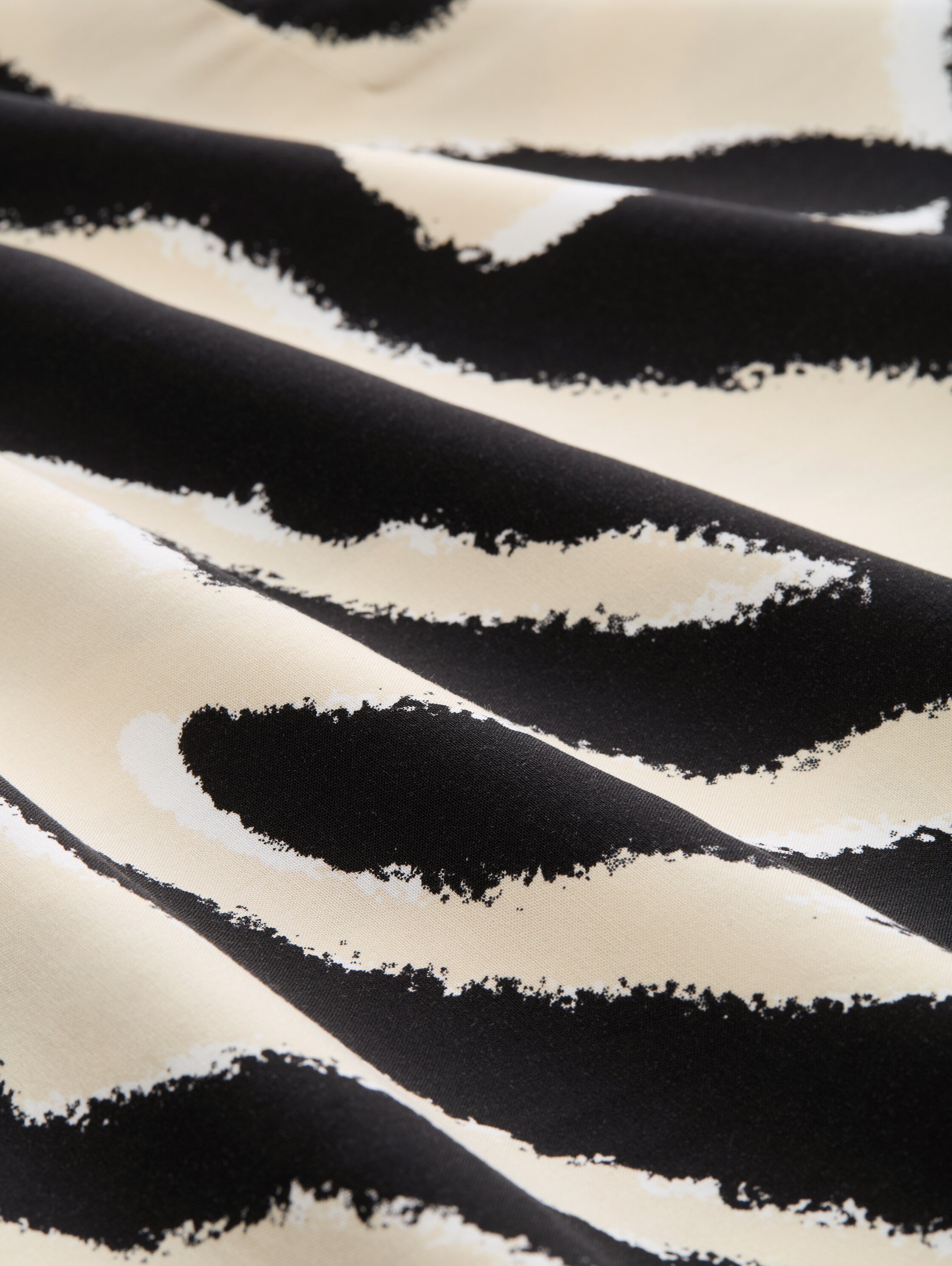 Plus Size - Loose Fit Bluse - abstract_beige_zebra - 