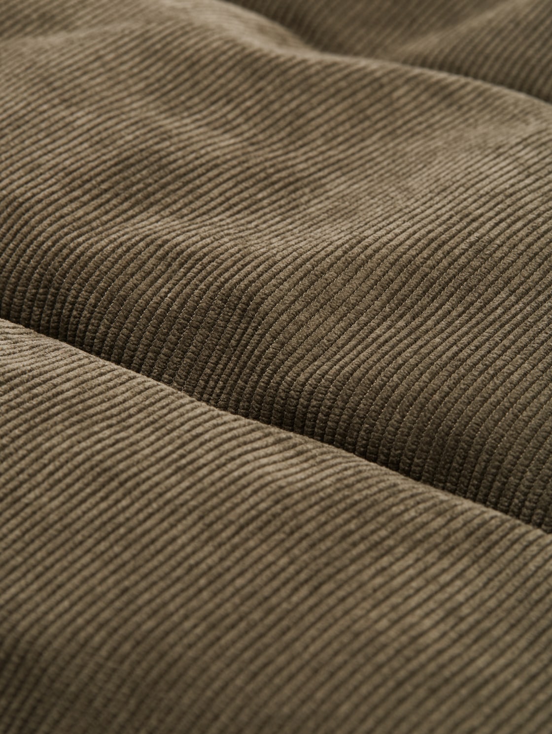 Cord Puffer-Jacke mit abnehmbarer Kapuze - smokey olive green - Produkt-Detail-Ansicht