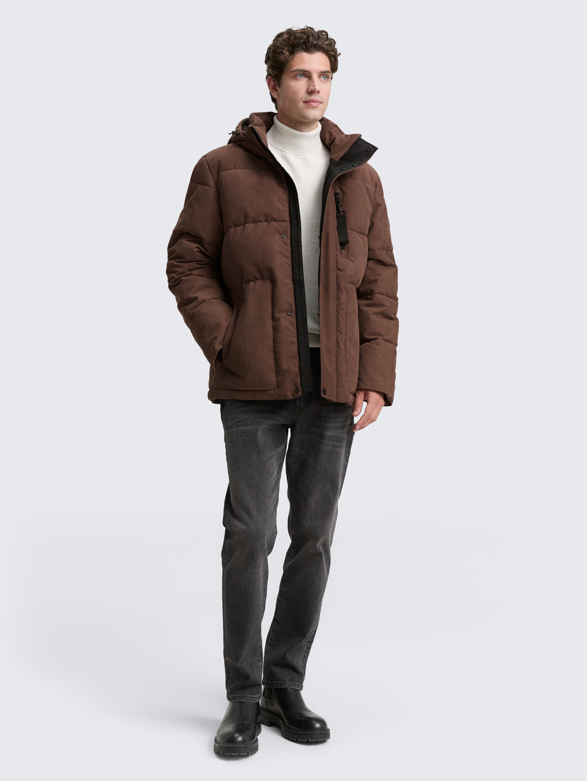 Cord Puffer-Jacke mit abnehmbarer Kapuze - bag brown - seitliche Model-Ansicht
