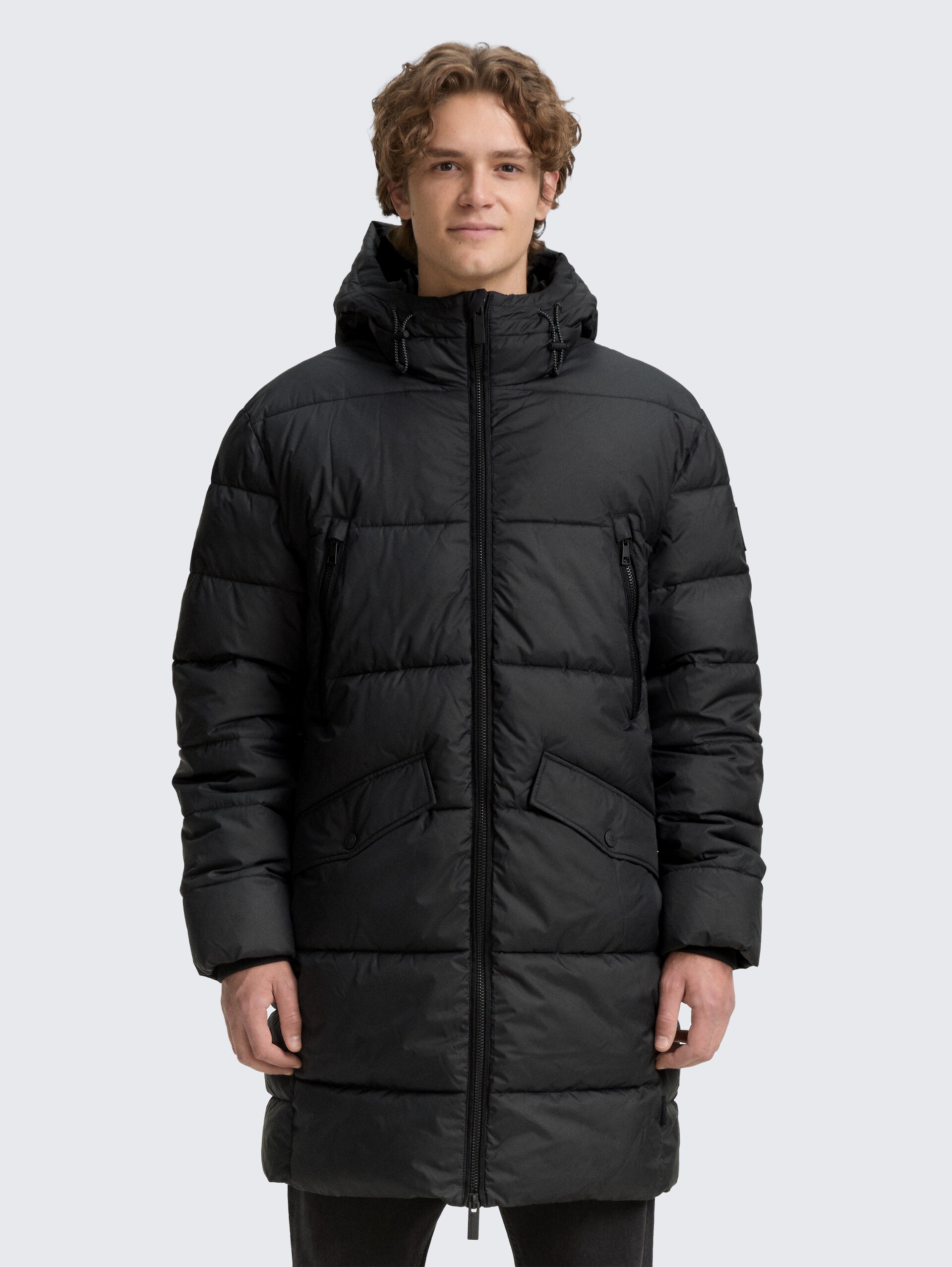 Puffer Parka mit Kapuze - Black - Model-Vorderansicht