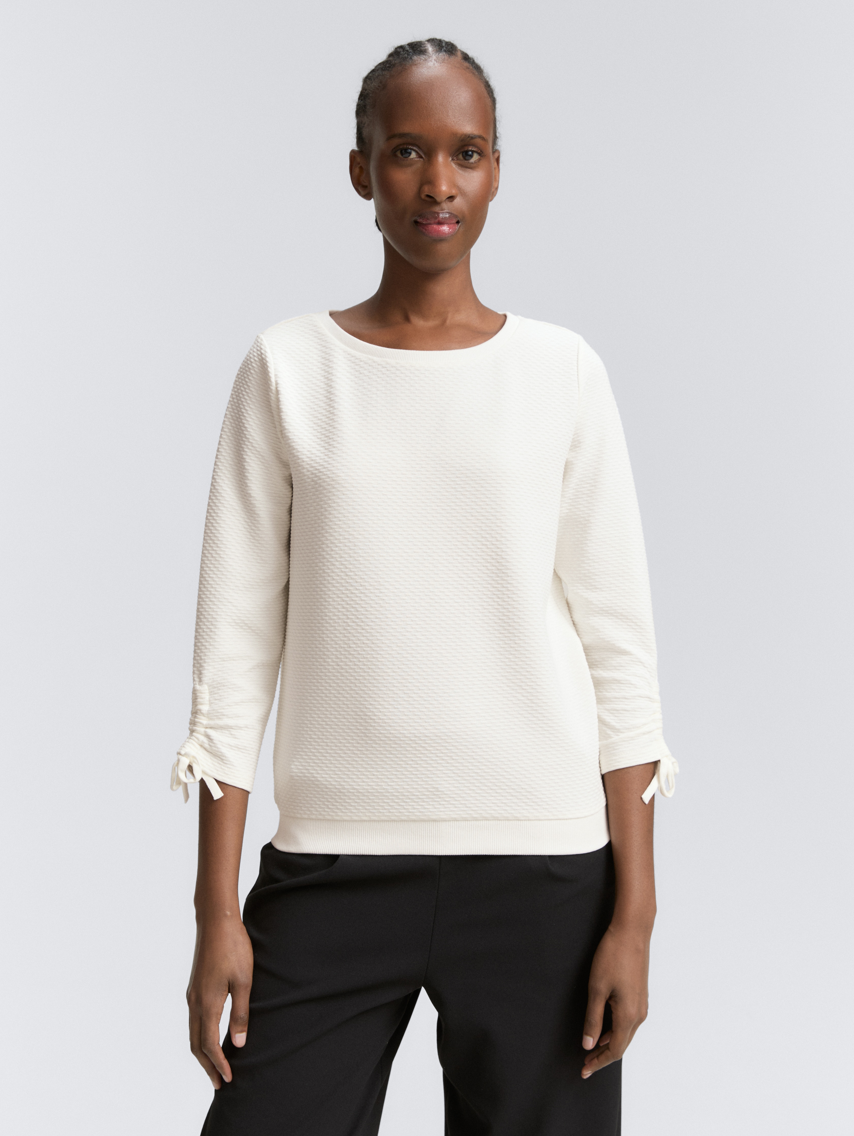 Slim Fit Sweatshirt mit Raffärmeln von Denim Female, off white