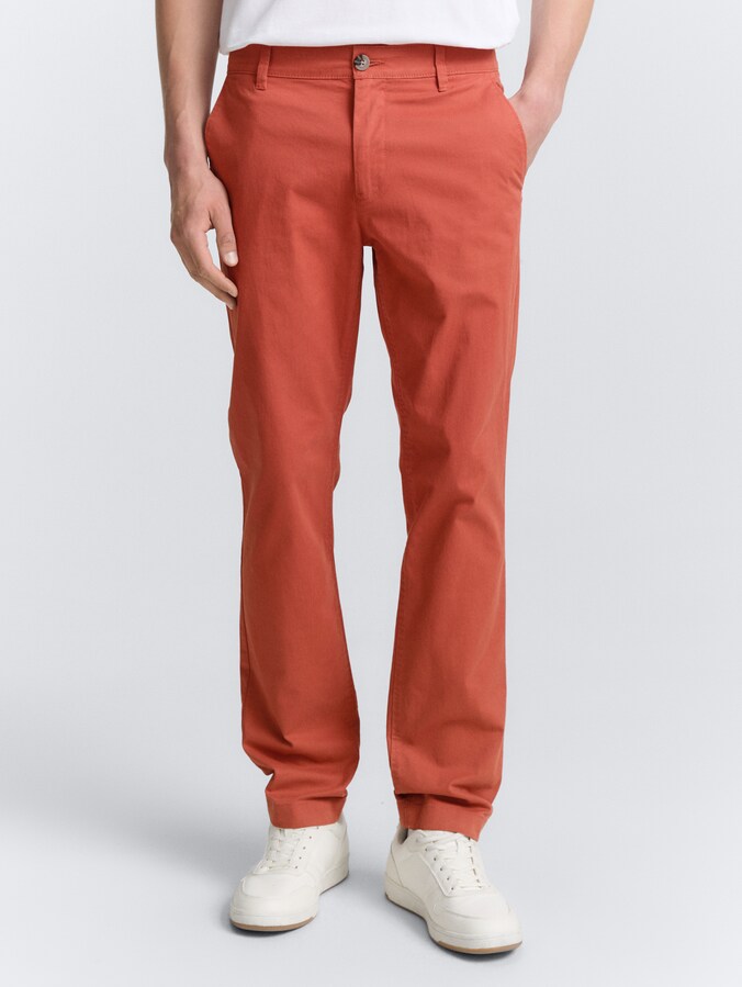 Chino-broek in normale pasvorm door Men, rust red