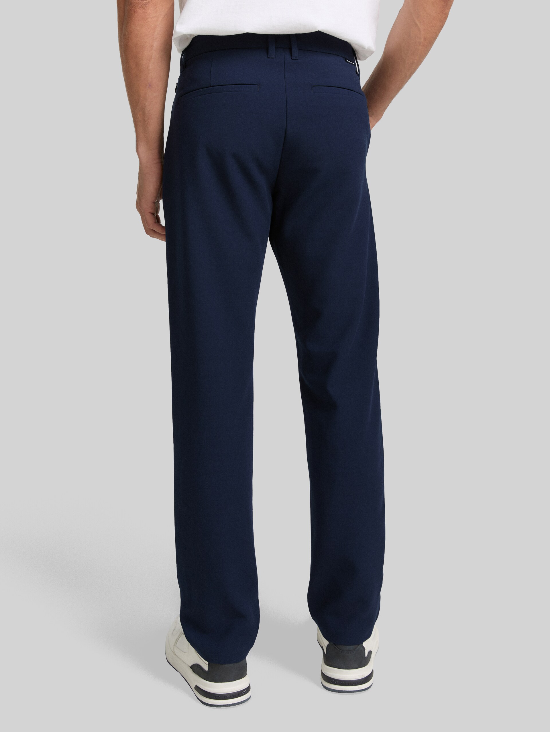 Pantalon de costume coupe Regular - sky captain blue - Découpe Vue arrière du modèle