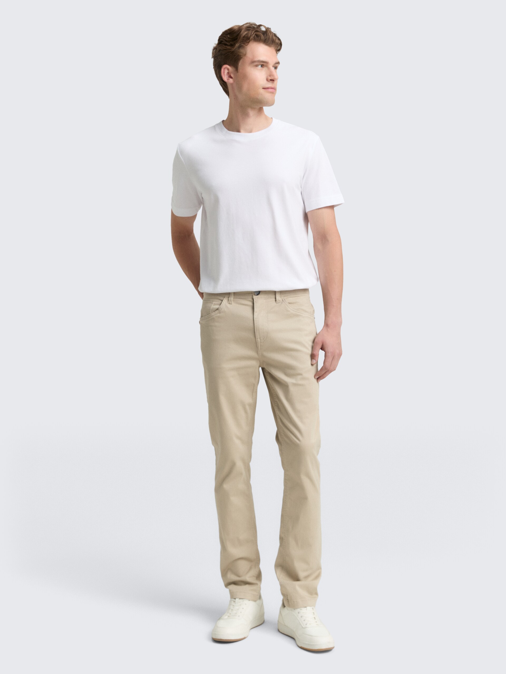 TTJOSH Regular Slim Hose - light cashmere - Model-Vorderansicht