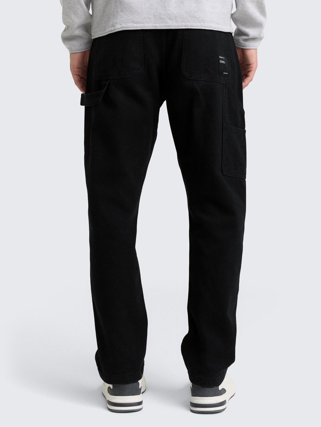 TTLoose Jeans im Utility-Look - Black - Auschnitt Model-Rückansicht