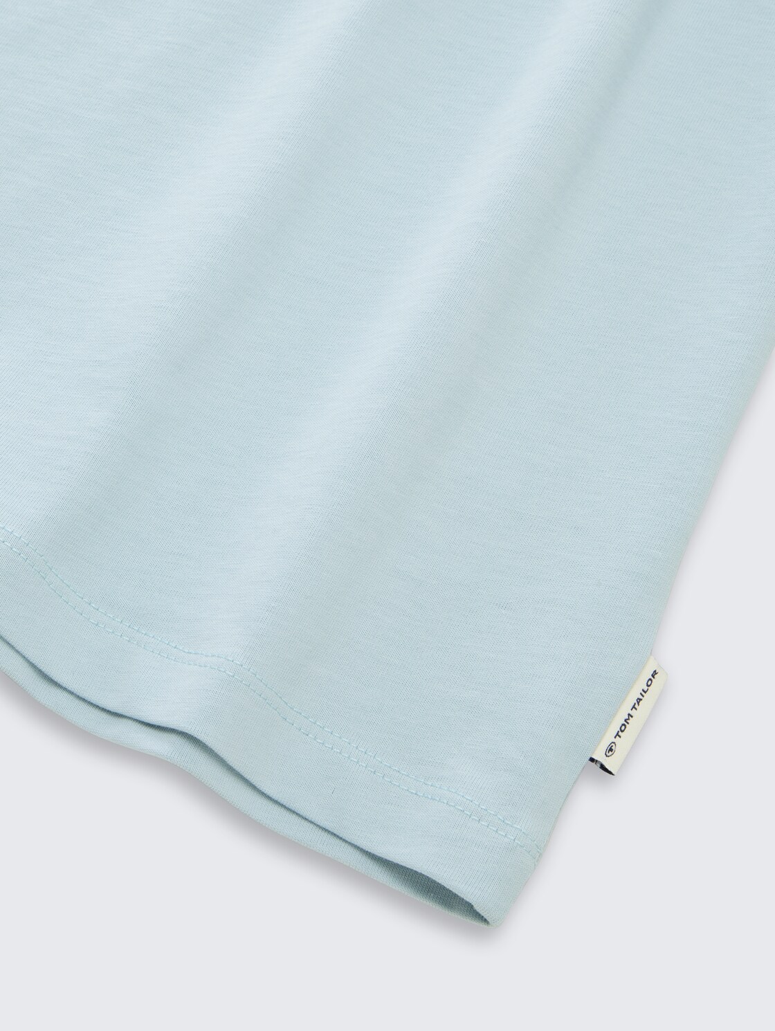 Oversize T-Shirt mit Rückenprint - ice blue - Detail-Model-Ansicht