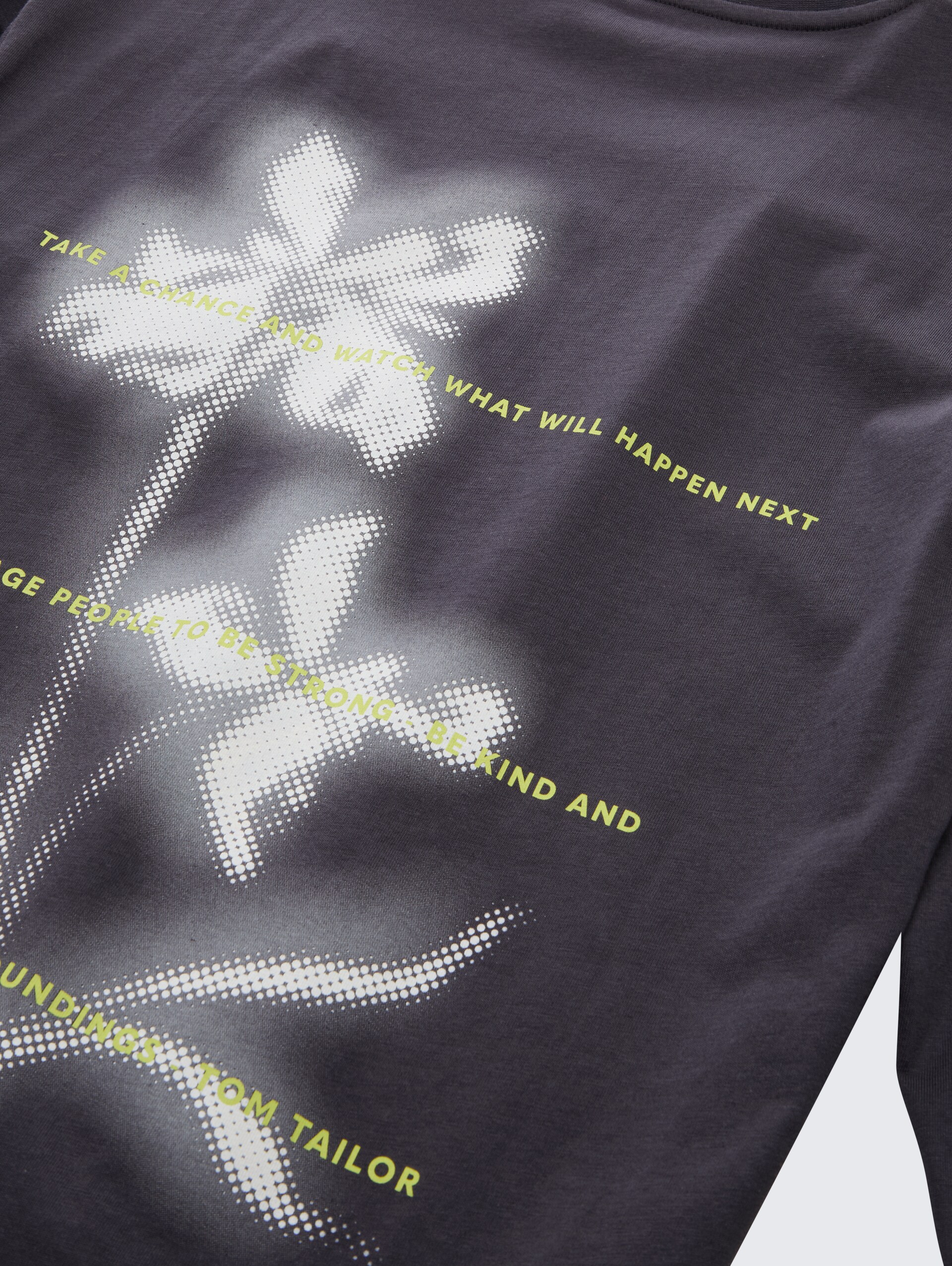 Oversize Langarmshirt mit Print - coal grey - Detail-Model-Ansicht