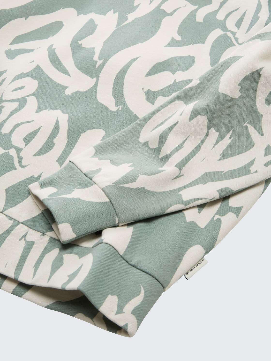 Oversize Sweatshirt mit Allover-Print - leaf green big wording design - Detail-Model-Ansicht