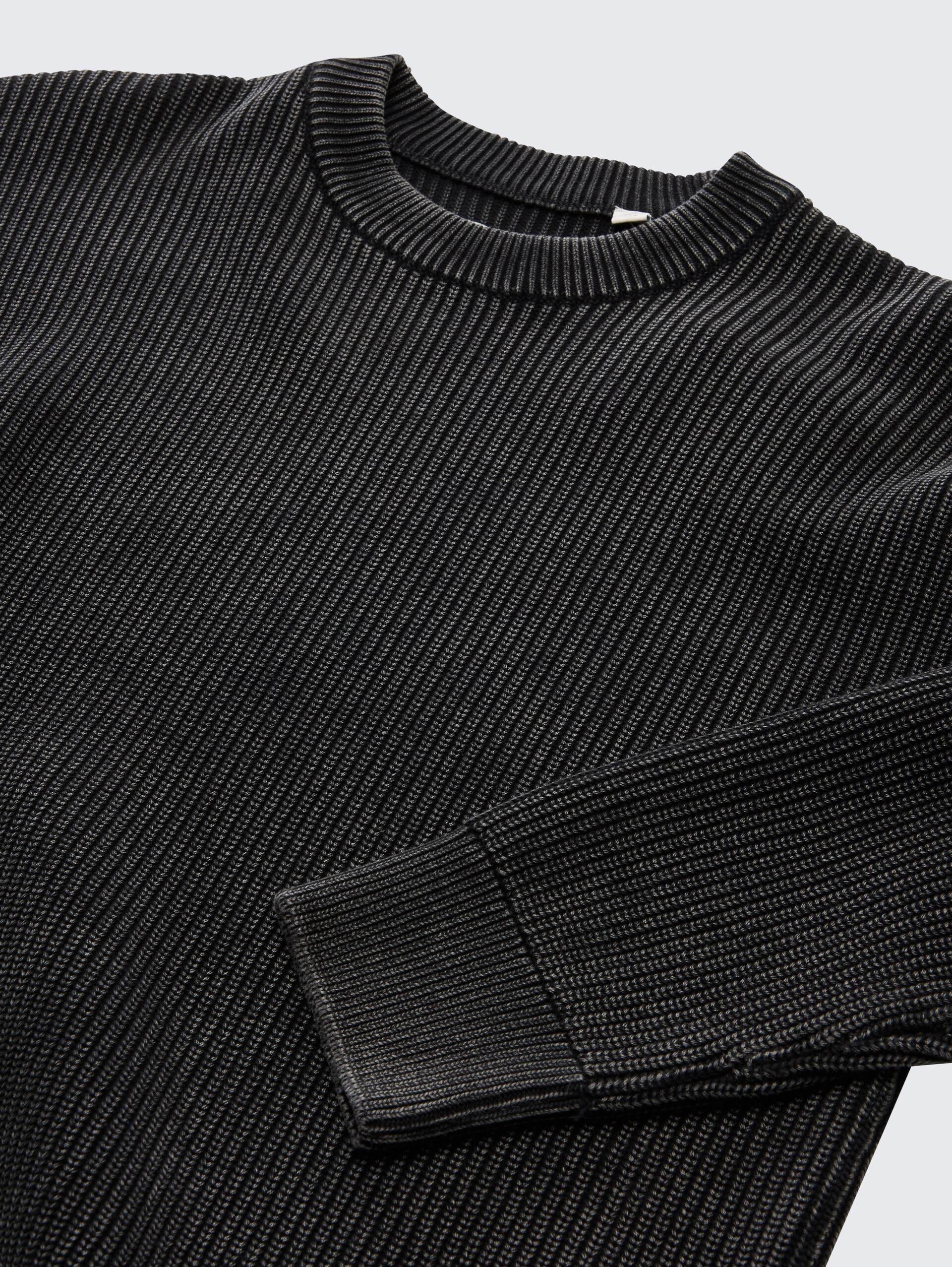 Strickpullover im Washed-Look - heavy black - Detail-Model-Ansicht