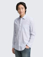 Regular Fit Hemd mit Streifenmuster - white blue stripe - Ausschnitt Model-Vorderansicht