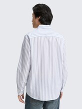 Regular Fit Hemd mit Streifenmuster - white blue stripe - Auschnitt Model-Rückansicht