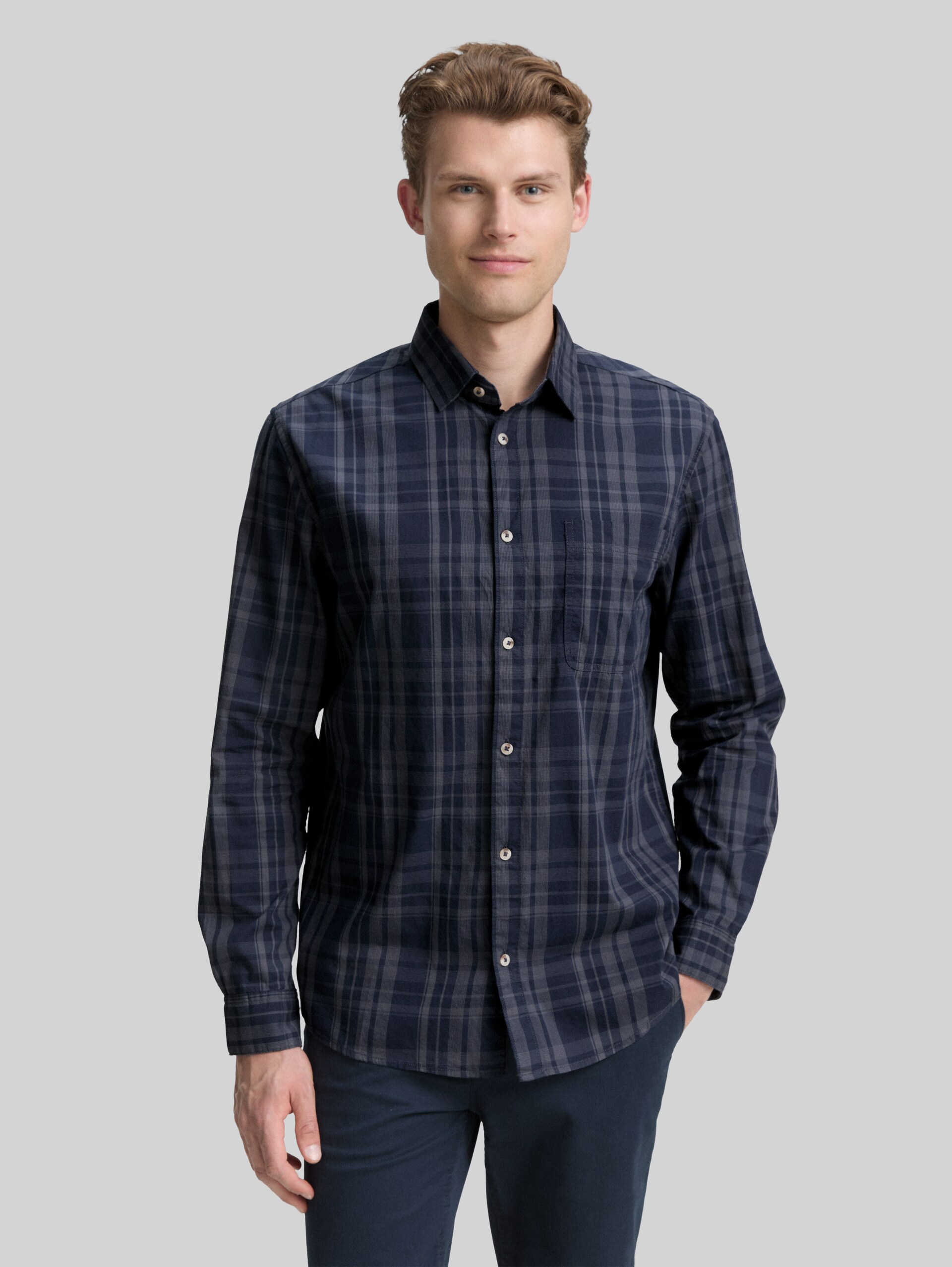 Regular fit shirt with chequered pattern - navy tonal check - Neckline model front view