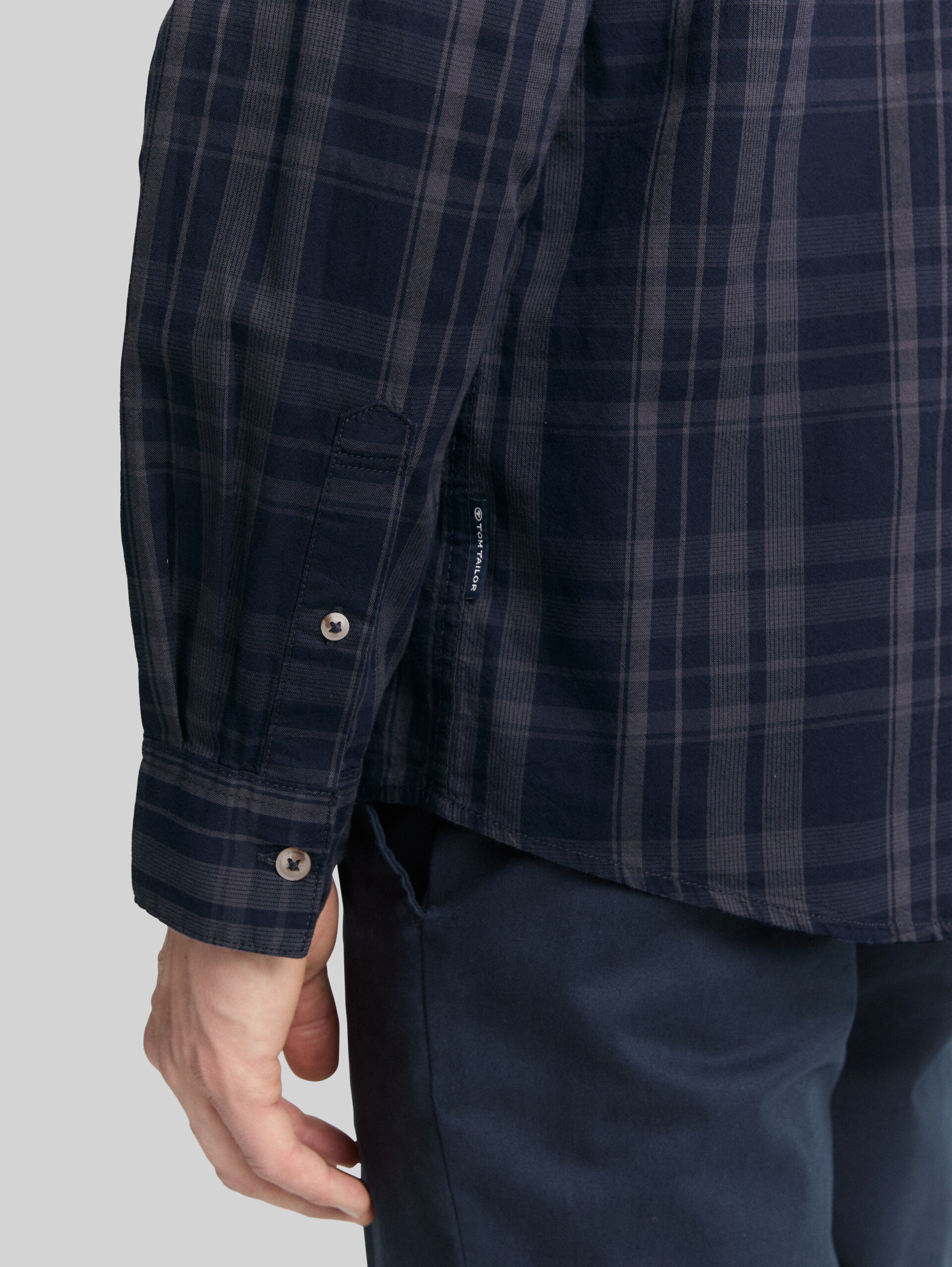 Regular fit shirt with chequered pattern - navy tonal check - Detail model view