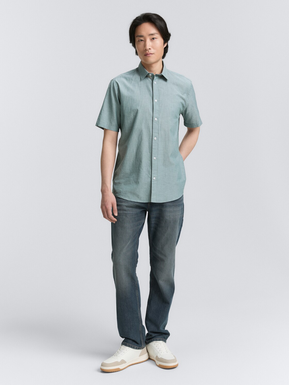 Regular Fit Kurzarmhemd aus Baumwolle - jasper green chambray - Model-Vorderansicht